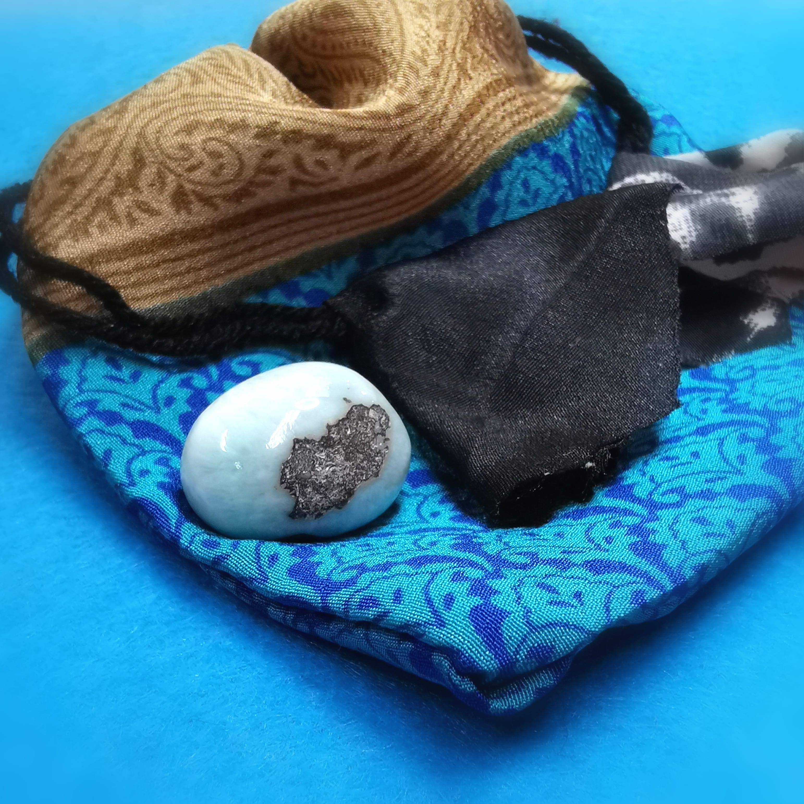 🌊 Larimar Edelstein Handschmeichler – Taschenstein - Meditation für Klarheit & innerer Ruhe