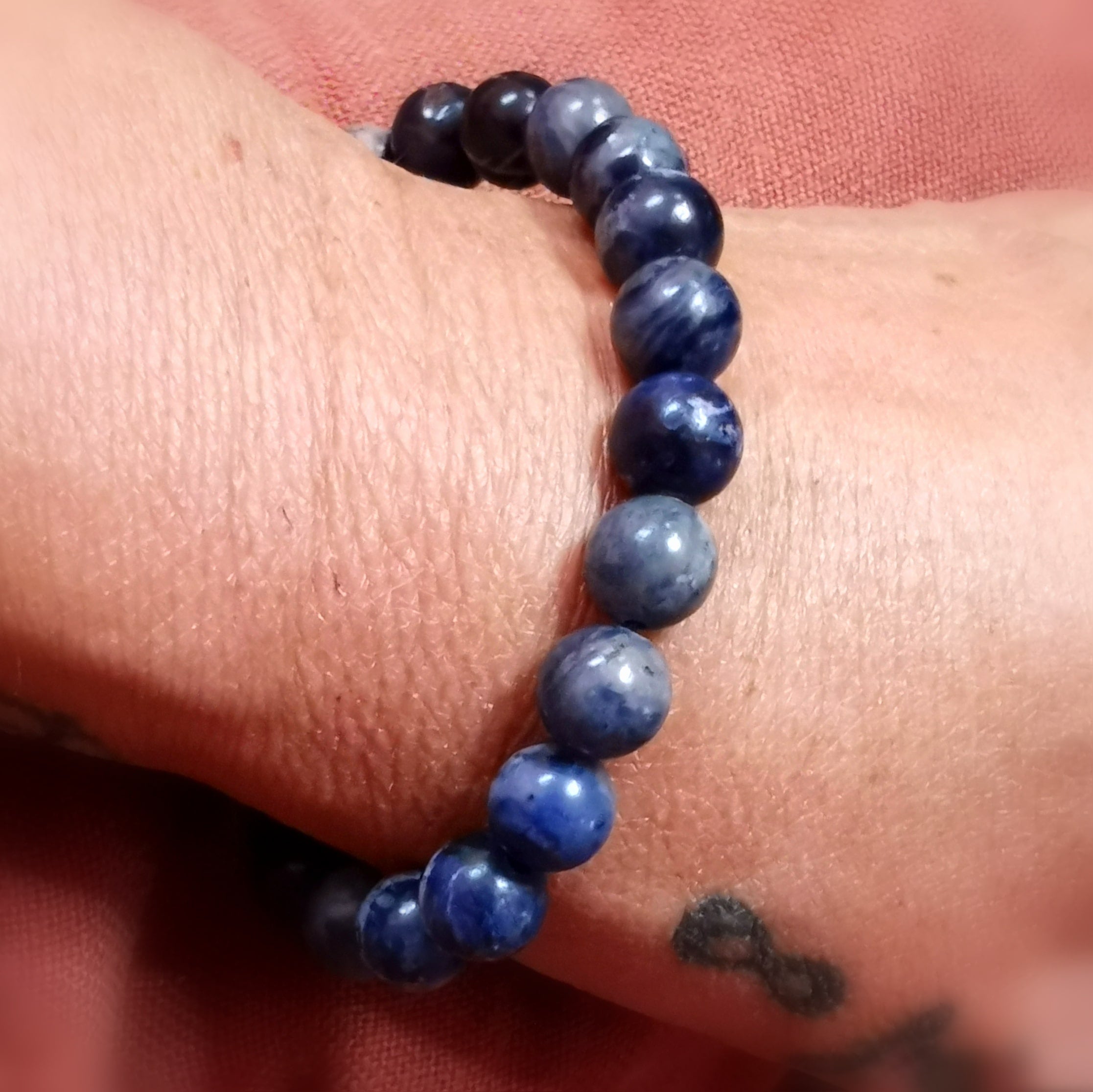 Sodalith Chakra Edelstein Armband klassisch – geweiht für emotionales Gleichgewicht & innere Klarheit