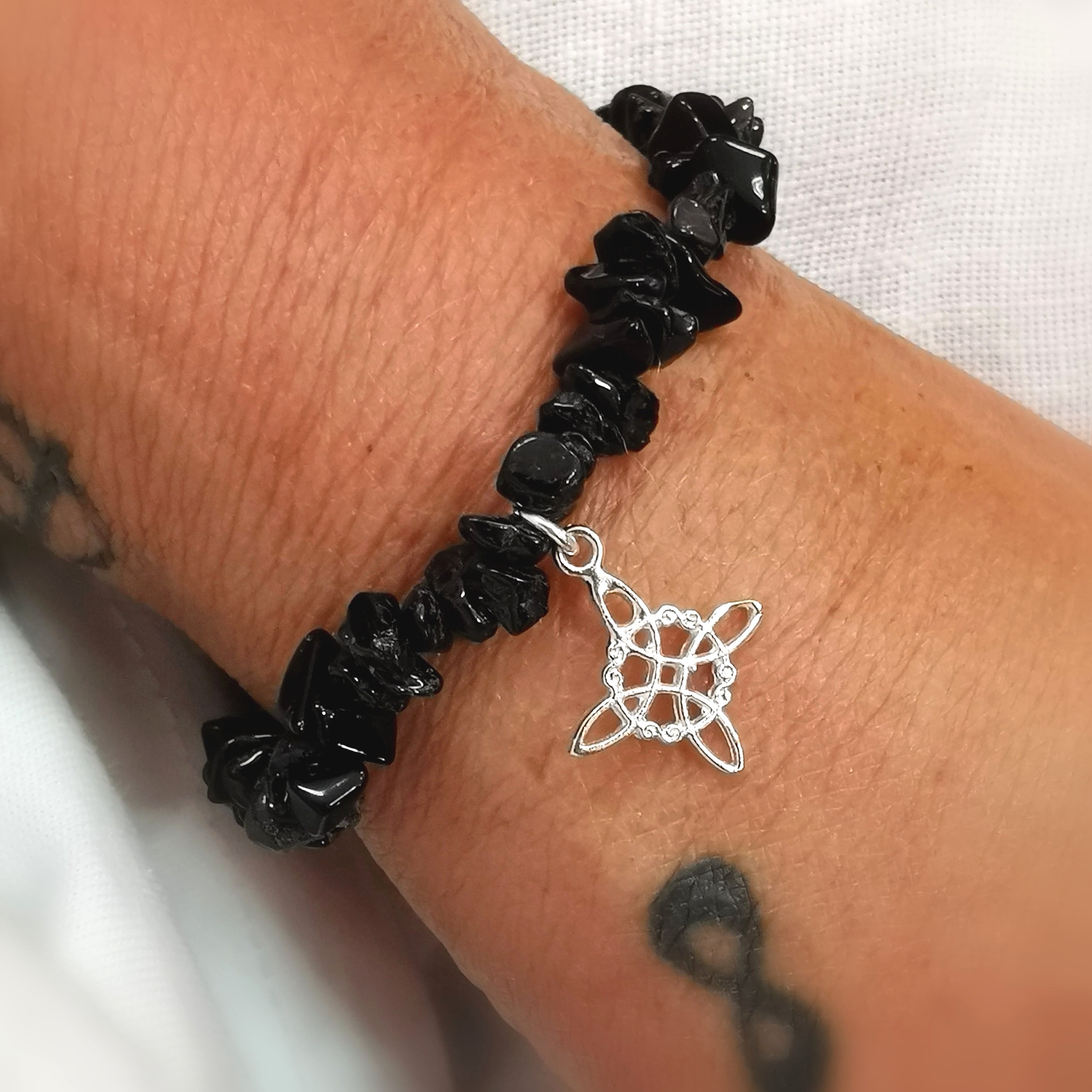 💎 Turmalin Hexenknoten Edelstein Armband – geweiht für Schutz, Klarheit & weibliche Kraft