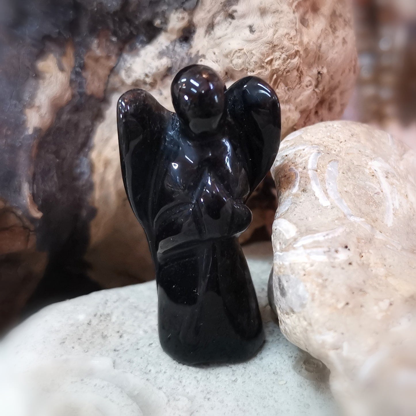 Obsidian Schutzengel – Edelstein-Talisman für Licht, Erdung & himmlische Begleitung