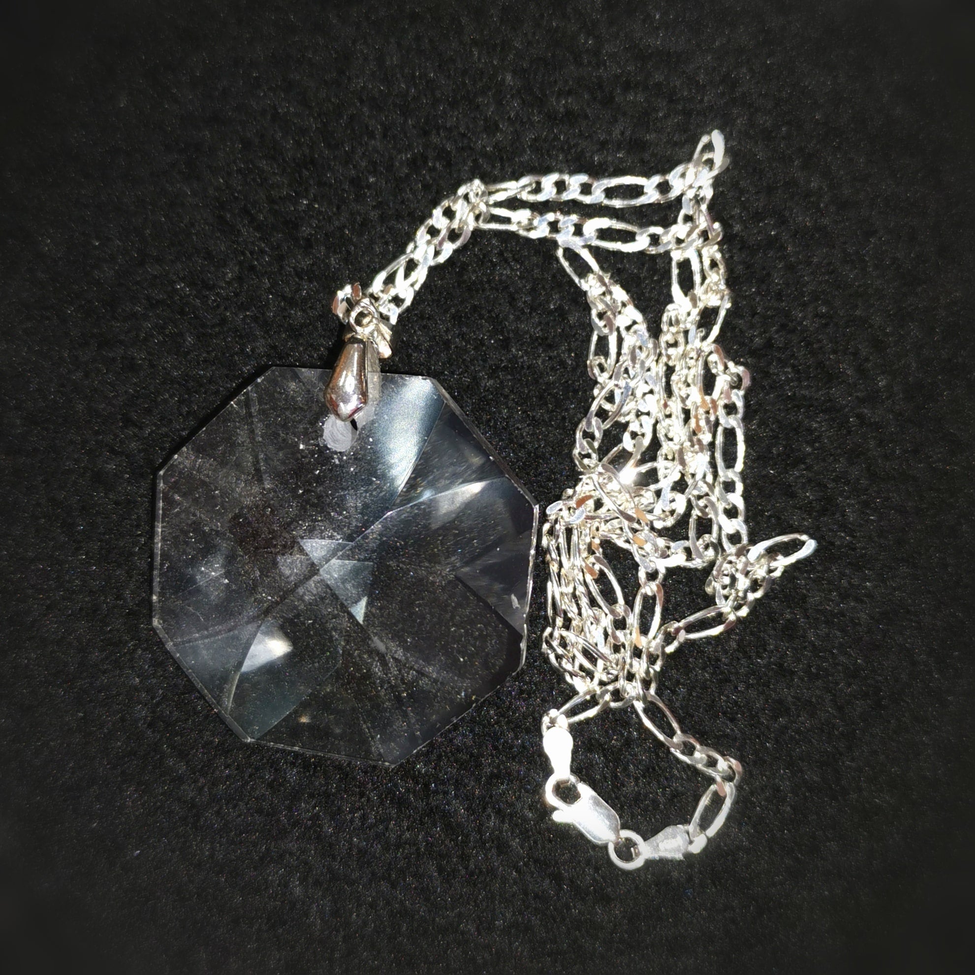 Feenstein Bergkristall Edelstein Karma Kette – geweiht für Klarheit, Harmonie & Lichtenergie