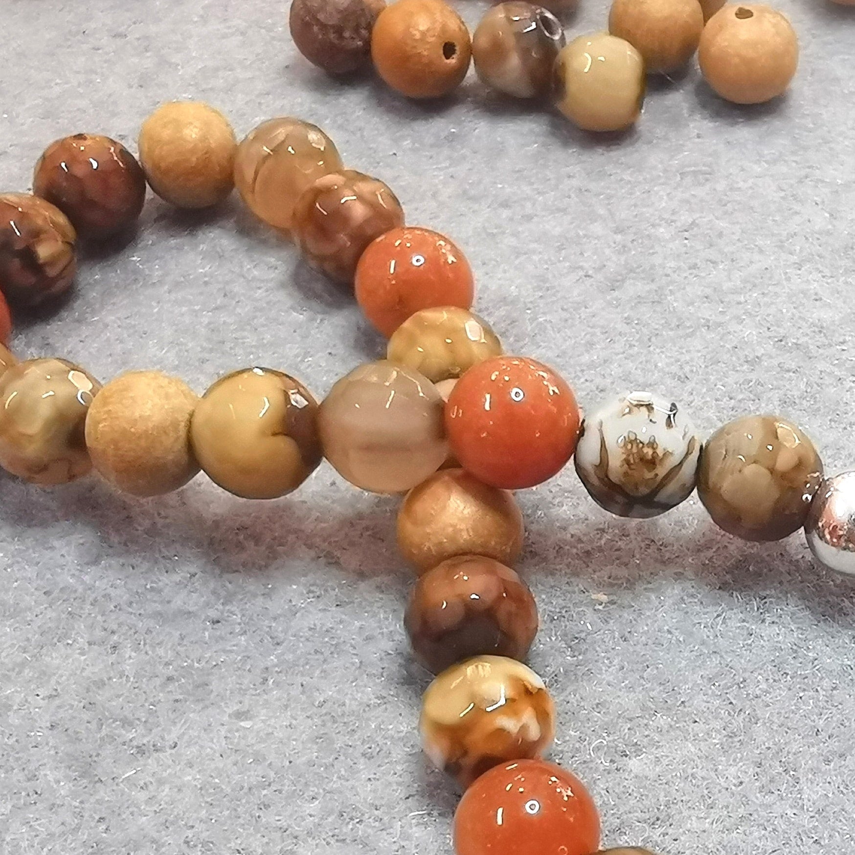 Feuerachat & Carneol Sandelholz Armband für Männer – geweiht für Stabilität, Urvertrauen & Erdung