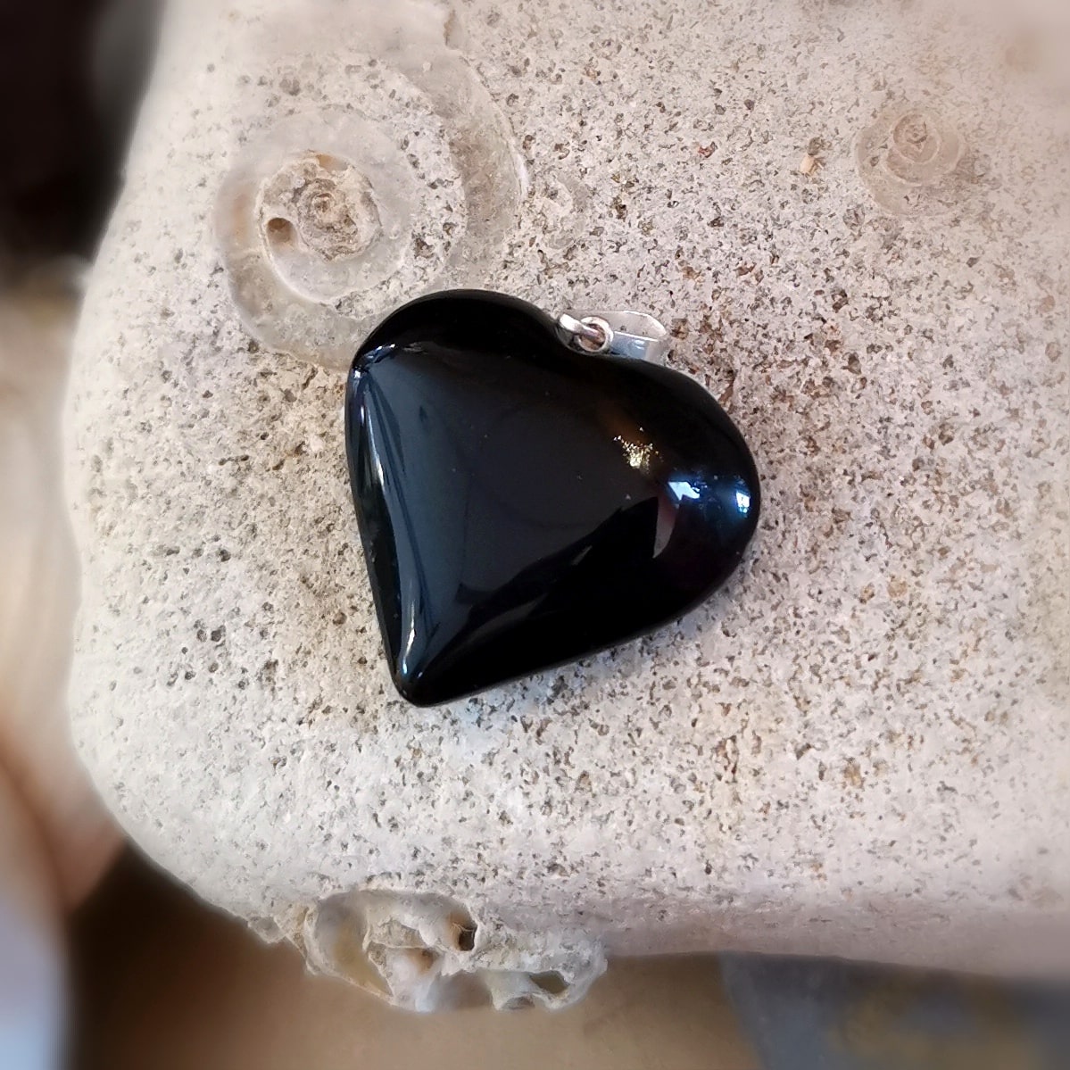 🖤 Obsidian Herz Anhänger – geweiht für Schutz, Klarheit & Lichtkraft