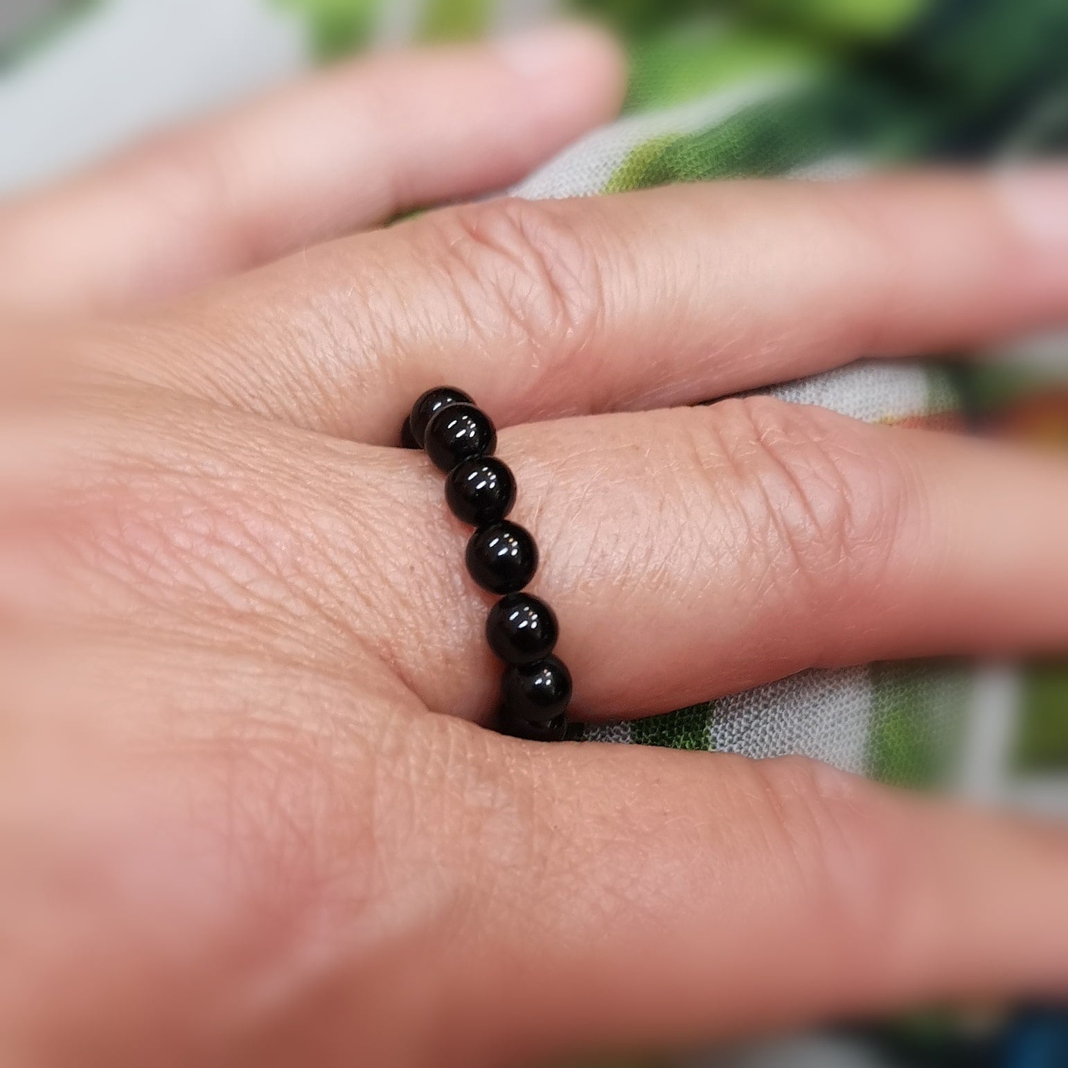Turmalin extra Ring elastisch, Perlen Edelstein & Sterlingsilber - geweiht für Schutz & Aurakraft