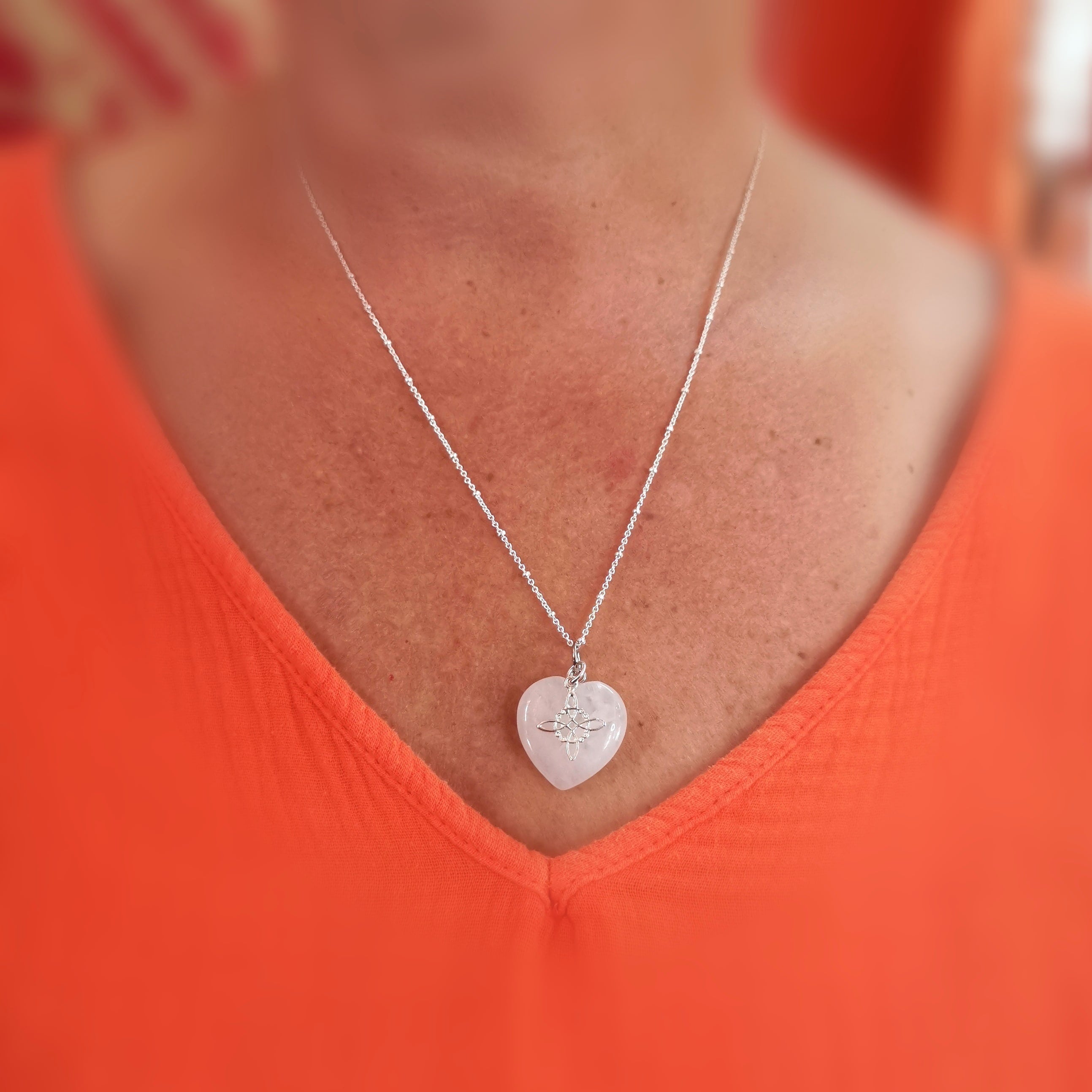 Rosenquarz Hexenknoten Edelstein Karma Kette – weibliche Kraft & Herzöffnung