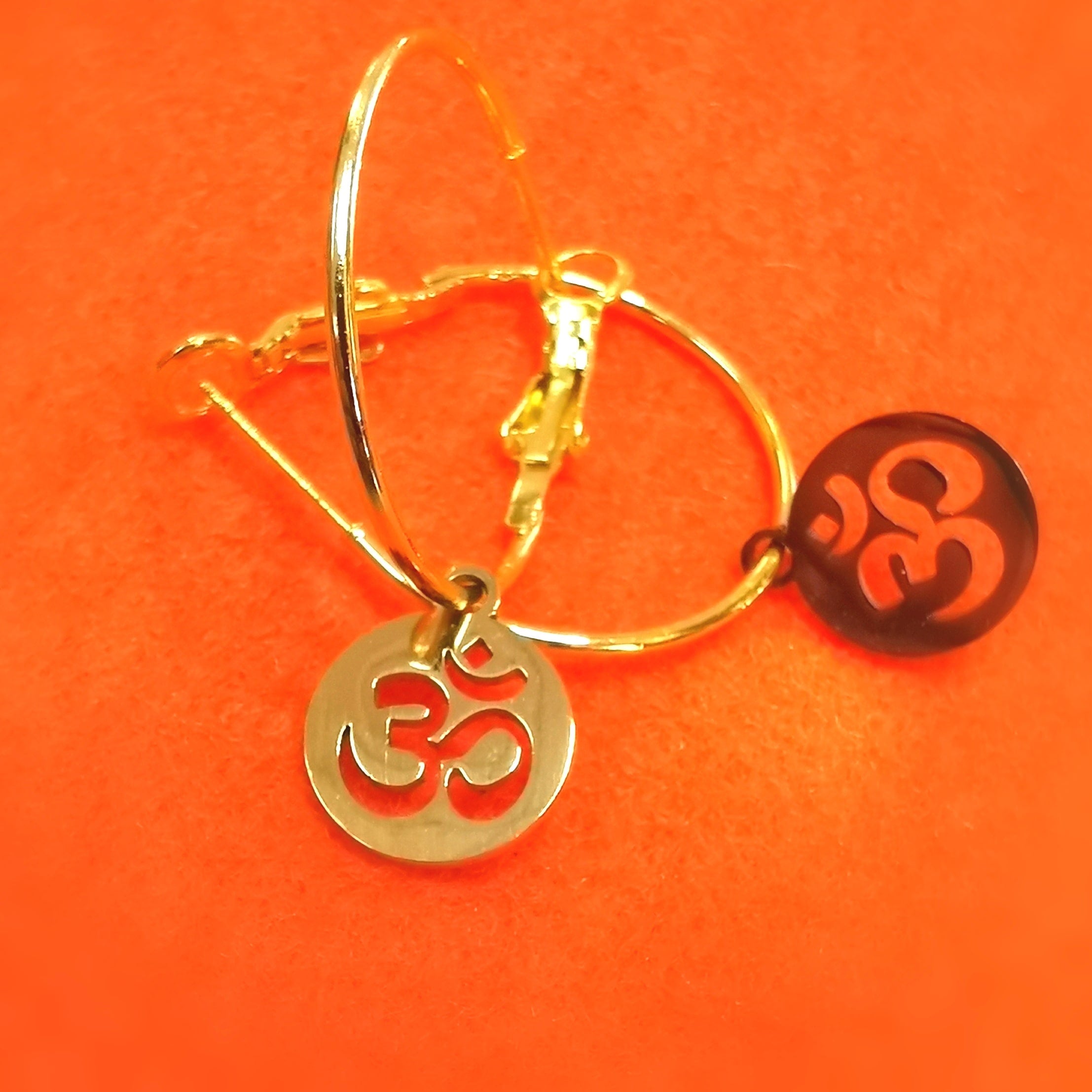 🕉️ OM Hoops, Edelstahl Creolen goldfarben – innerer Frieden & spirituelle Harmonie