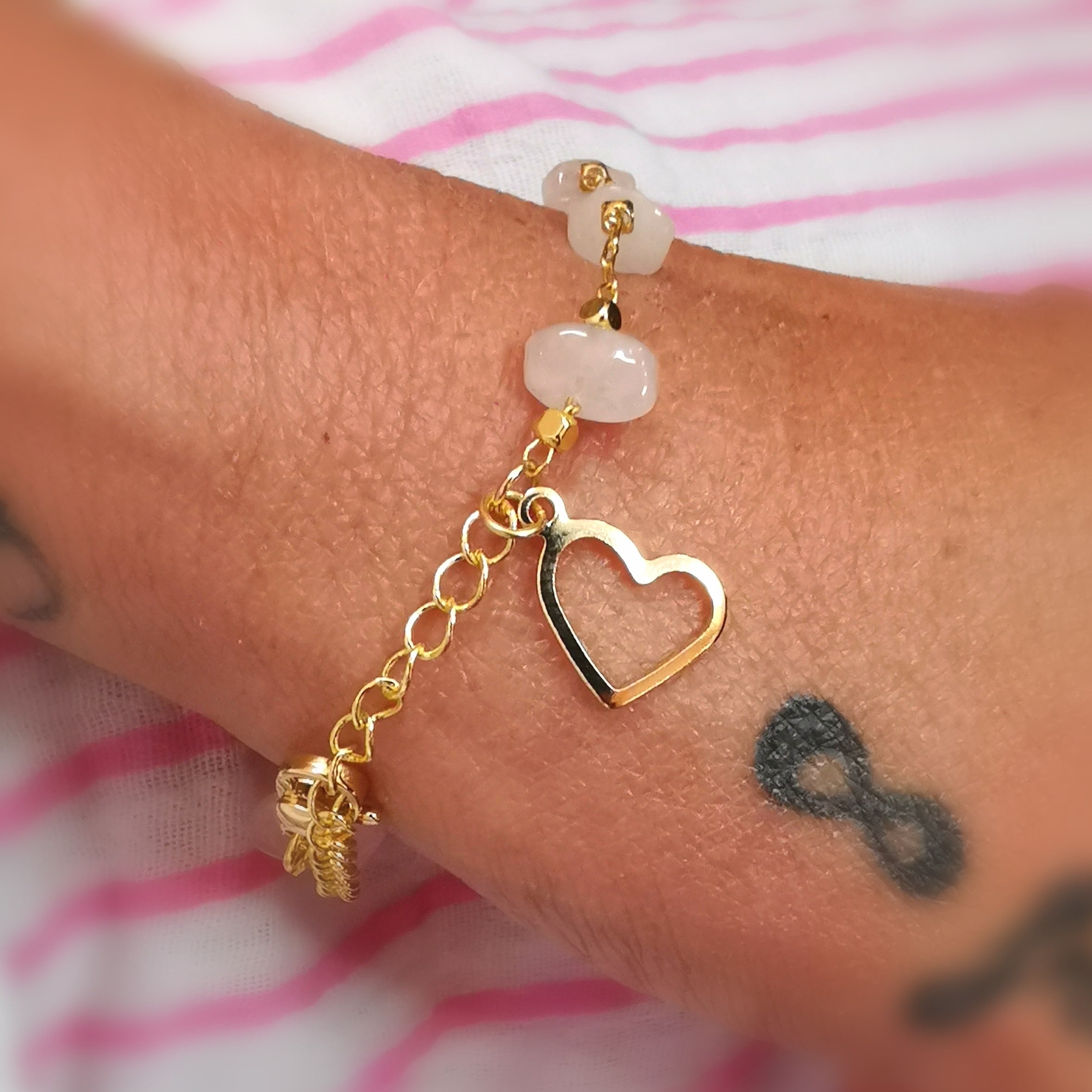 💗 Rosenquarz Herz Edelstein Karma Armband – Edelstahl Gold, geweiht für Liebe, Licht & Harmonie