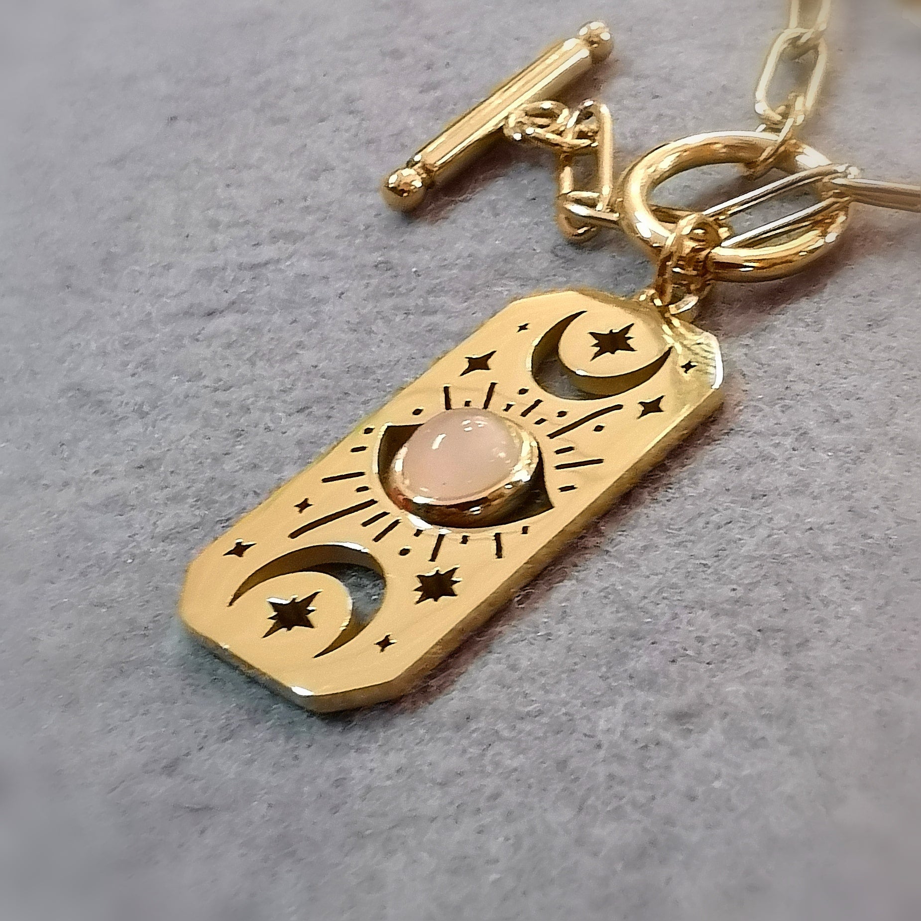 Rosenquarz Mond und Rosenquarz „Mond & Sterne“ Karma Kette – geweiht für himmlische Gefühle & HerzöffnungKarma Kette Gold Edelstahl geweiht, himmlische Gefühle