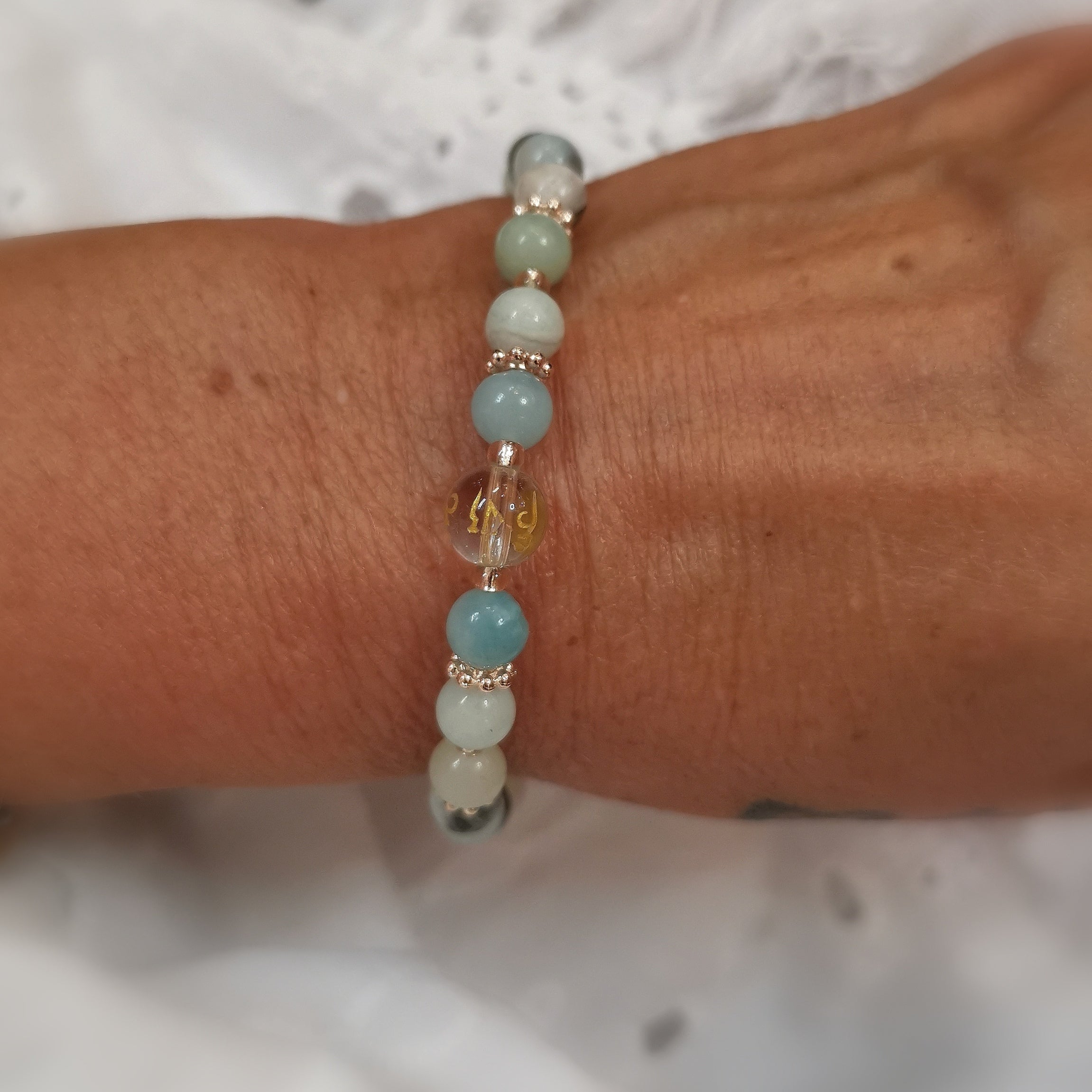 Amazonit Edelstein Karma Armband Om Mani Padme Hum – Selbstausdruck, Ruhe & innere Balance