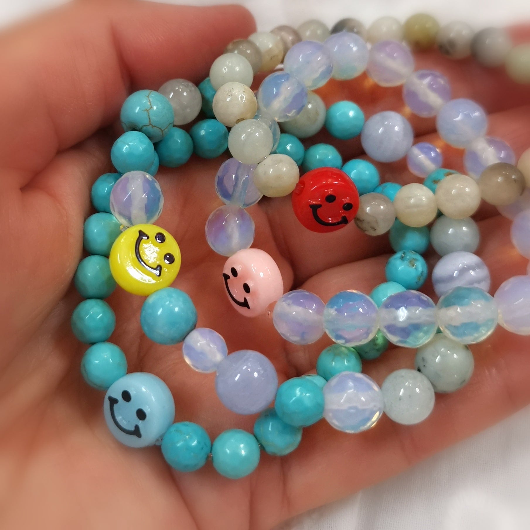 🌞 Türkis Magnesit Kinderarmband keep smiling – Freude, Leichtigkeit & Herzenergie