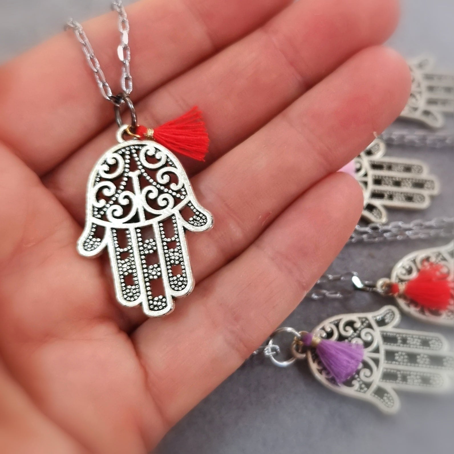 🧿 Fatimas Hand Karma Kette mit blauer Troddel – Schutz, Gesundheit & spirituelle Kraft
