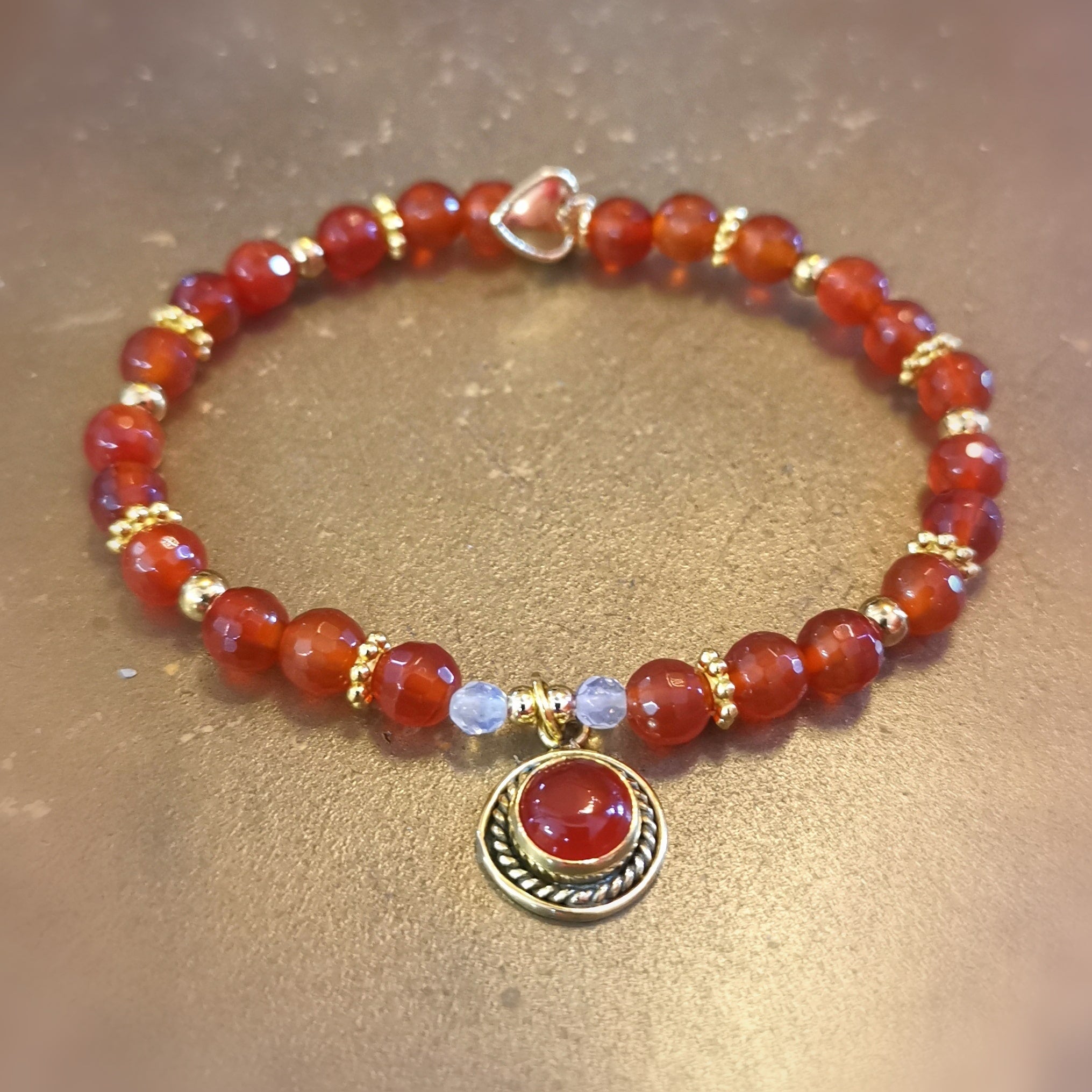 Glücksachat Carneol Chakra Edelstein Boho Armband – geweiht für Lebenslust & Vitalität