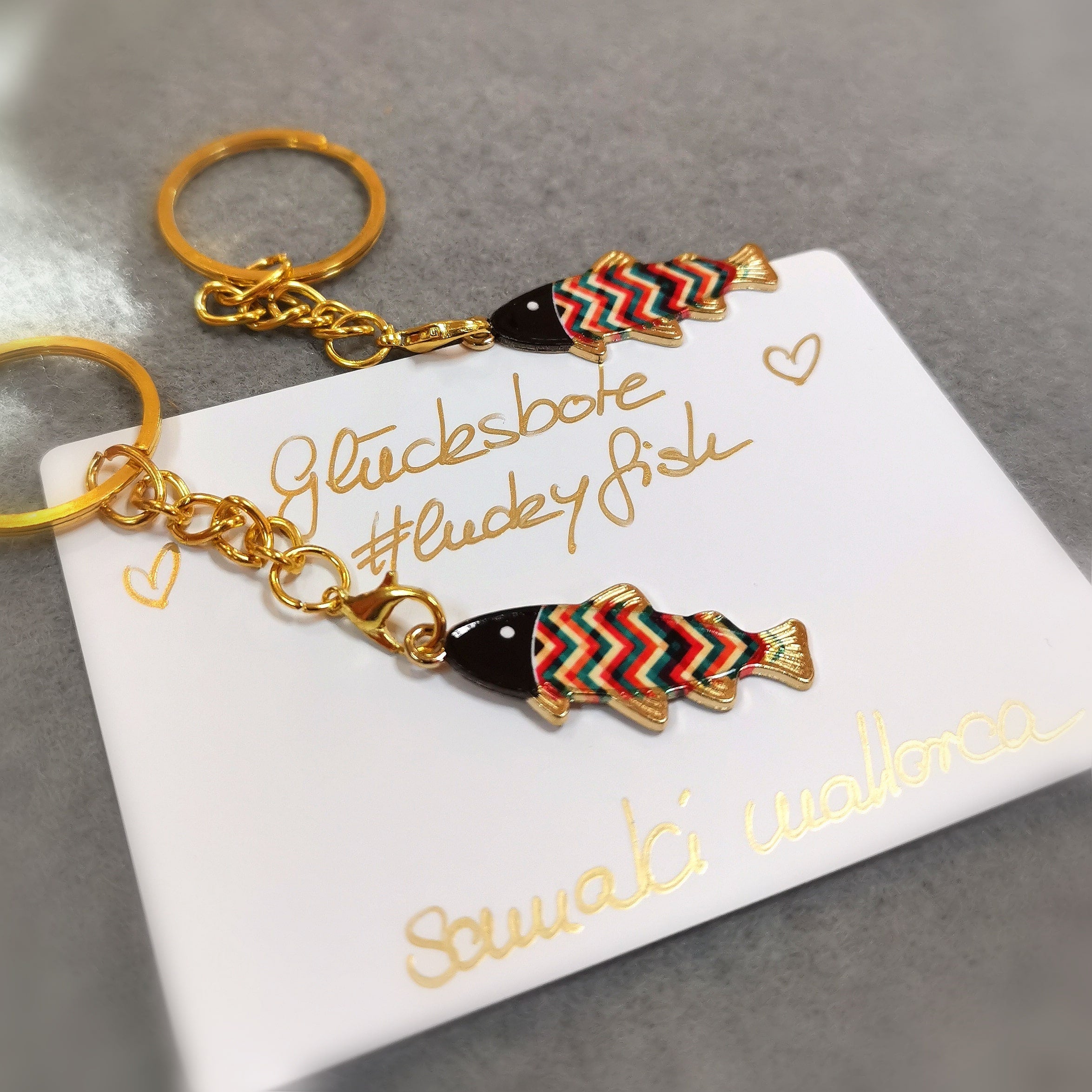 🐟 Gold Edelstahl Lucky Fish Schlüsselanhänger – dein farbenfroher Glücksbote