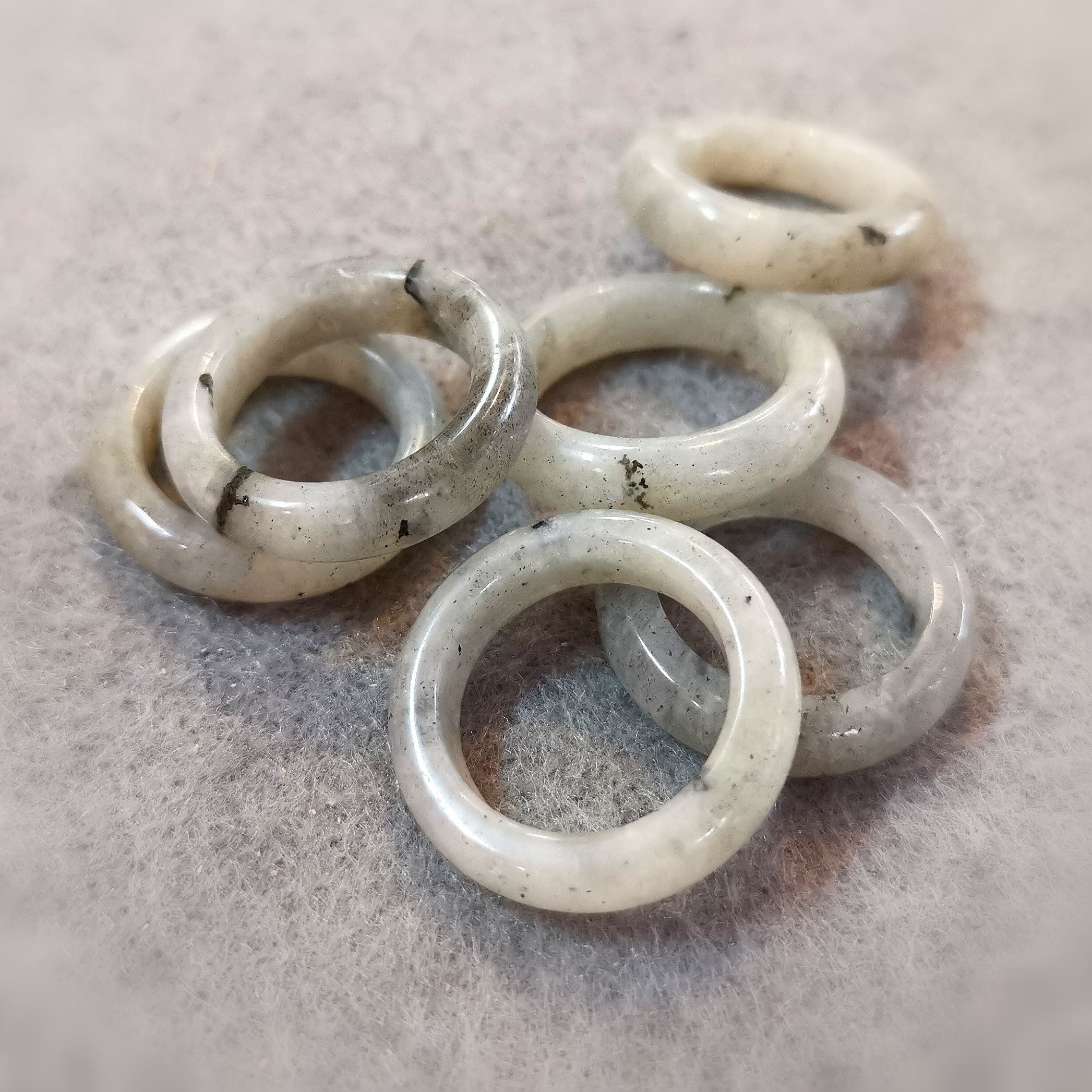 Mondstein Labradorit Edelstein Ring – Intuition & innere Harmonie