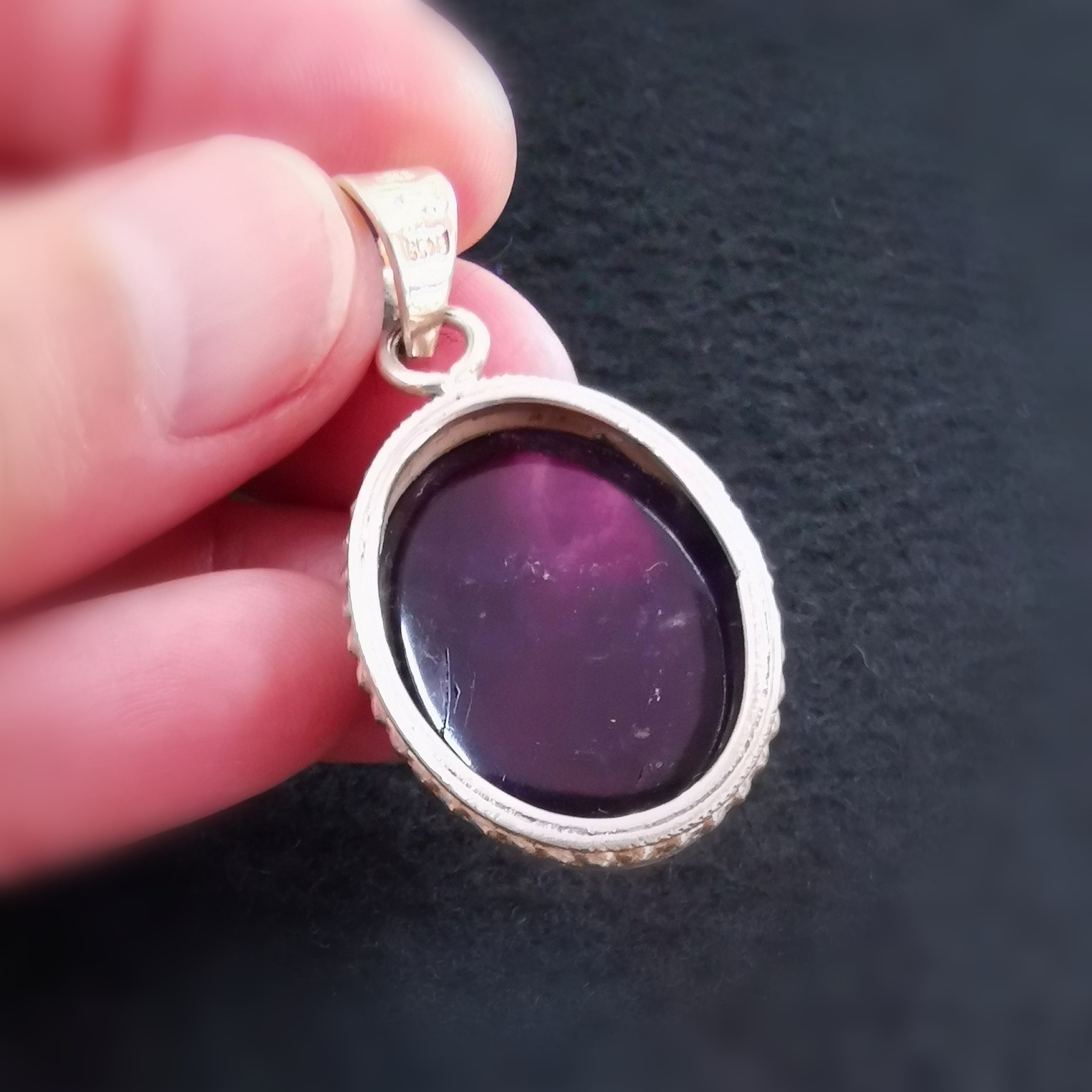 💜 Tief Lila Amethyst Edelstein Anhänger – Klarheit & Harmonie