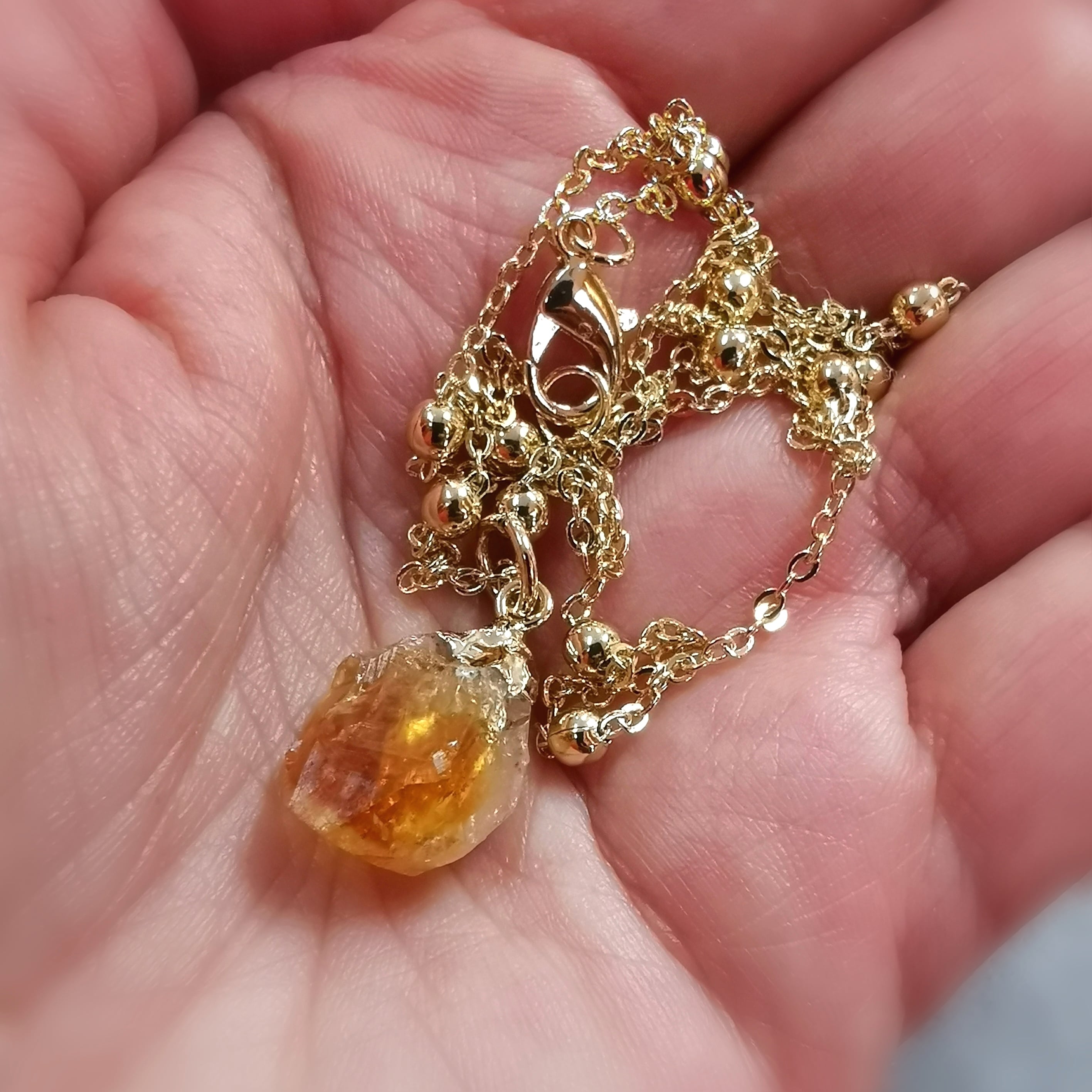 Citrin Edelstein Gold Edelstahl Karma Kette – geweiht für Solarplexus Chakra: Strahlkraft