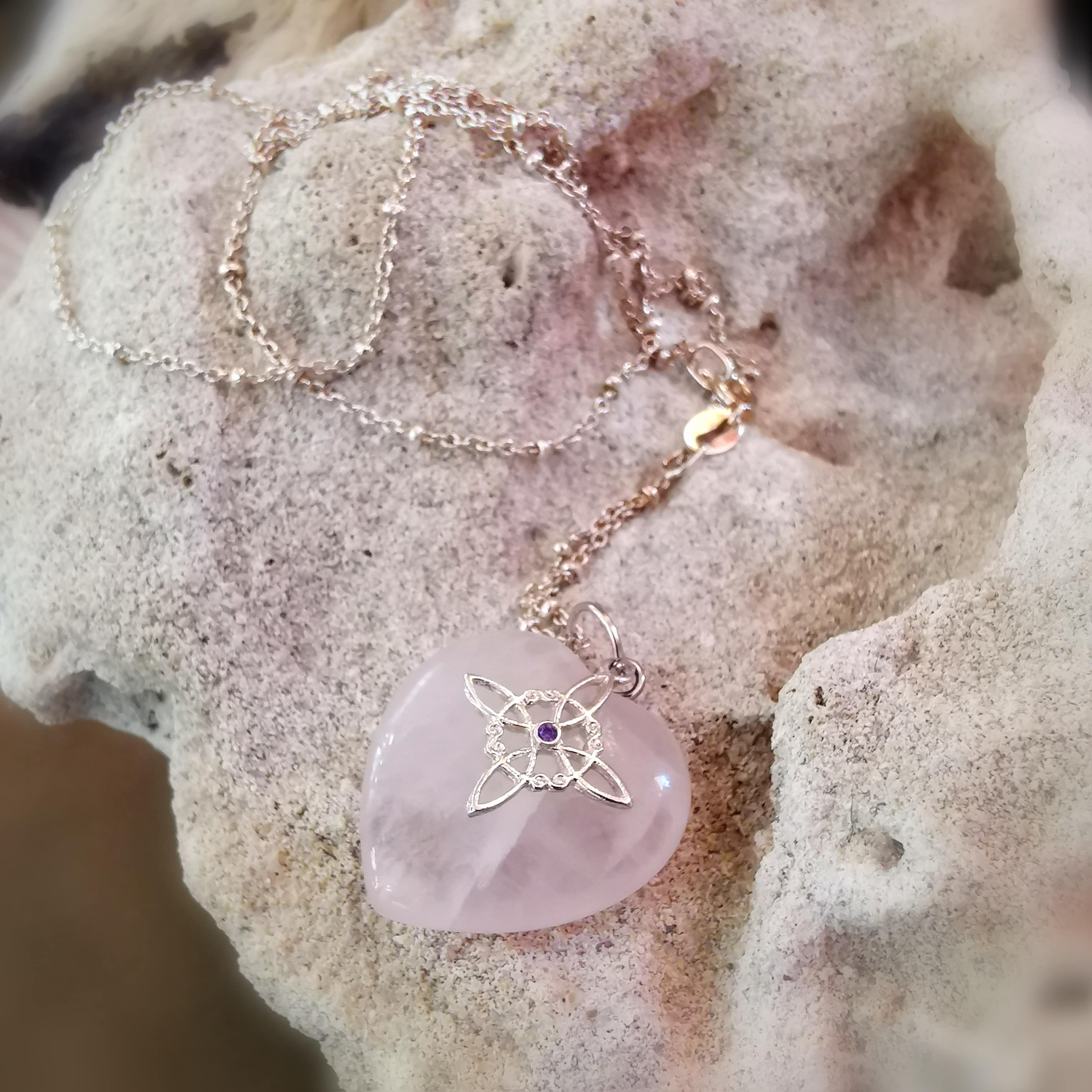 Rosenquarz Edelstein Hexenknoten Karma Kette – weibliche Kraft & Herzöffnung