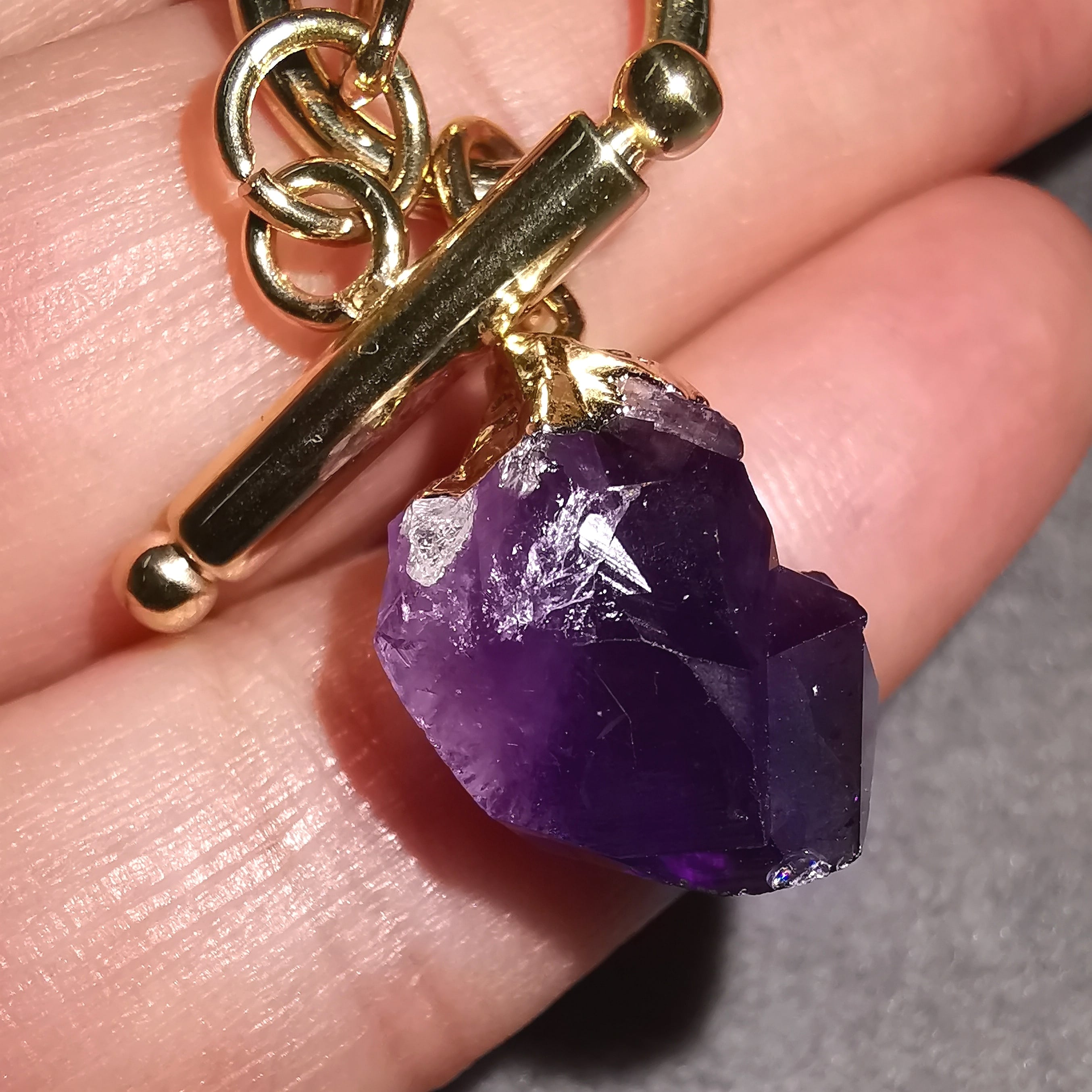 Amethyst Rohstein Yoga Kette Gold Edelstahl – Öffnung & Klarheit