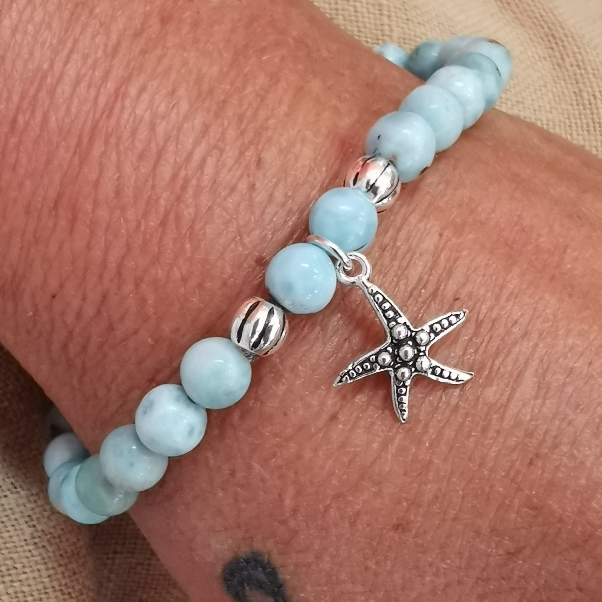 Larimar Edelstein Armband mit Seestern – geweiht für Vertrauen, Leichtigkeit