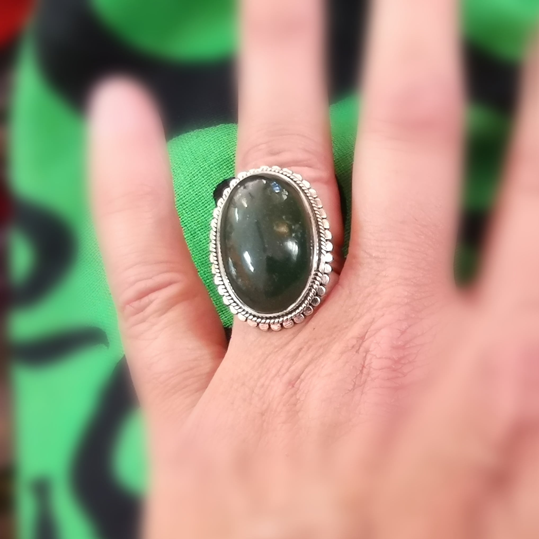 Nephrit Jade Edelstein Herzchakra Ring – Hoffnung & Herzensöffnung