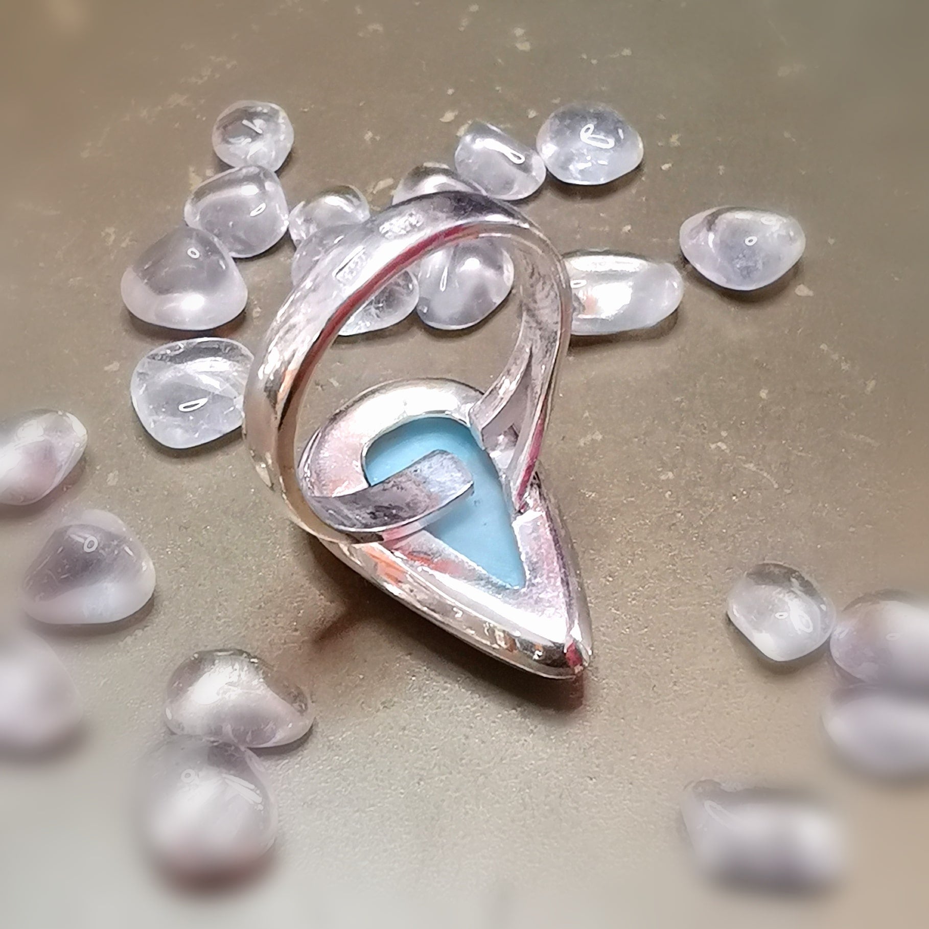 Larimar Edelstein Tropfen Ring – geweiht für Frieden & Energie