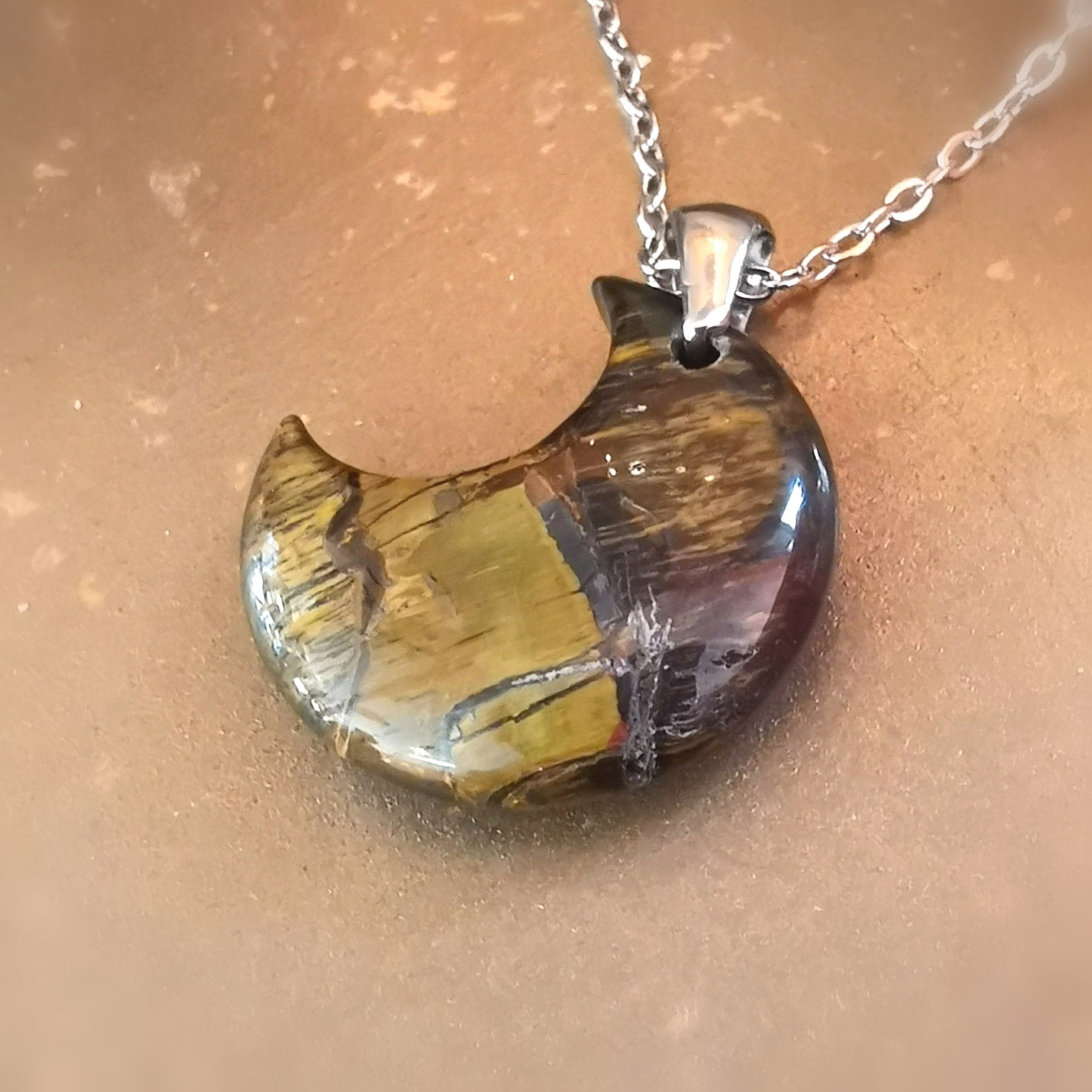 Tigerauge Mond Edelstein Anhänger – Edelstahl Kette, für Schutz & innere Stärke