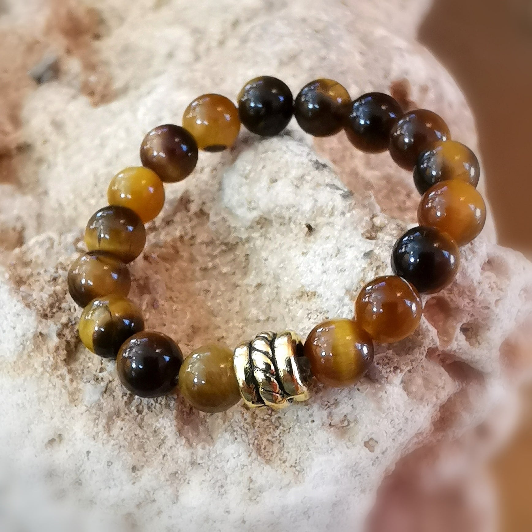 Tigerauge Edelstein Elastik Ring – geweiht für Mut & innere Stärke