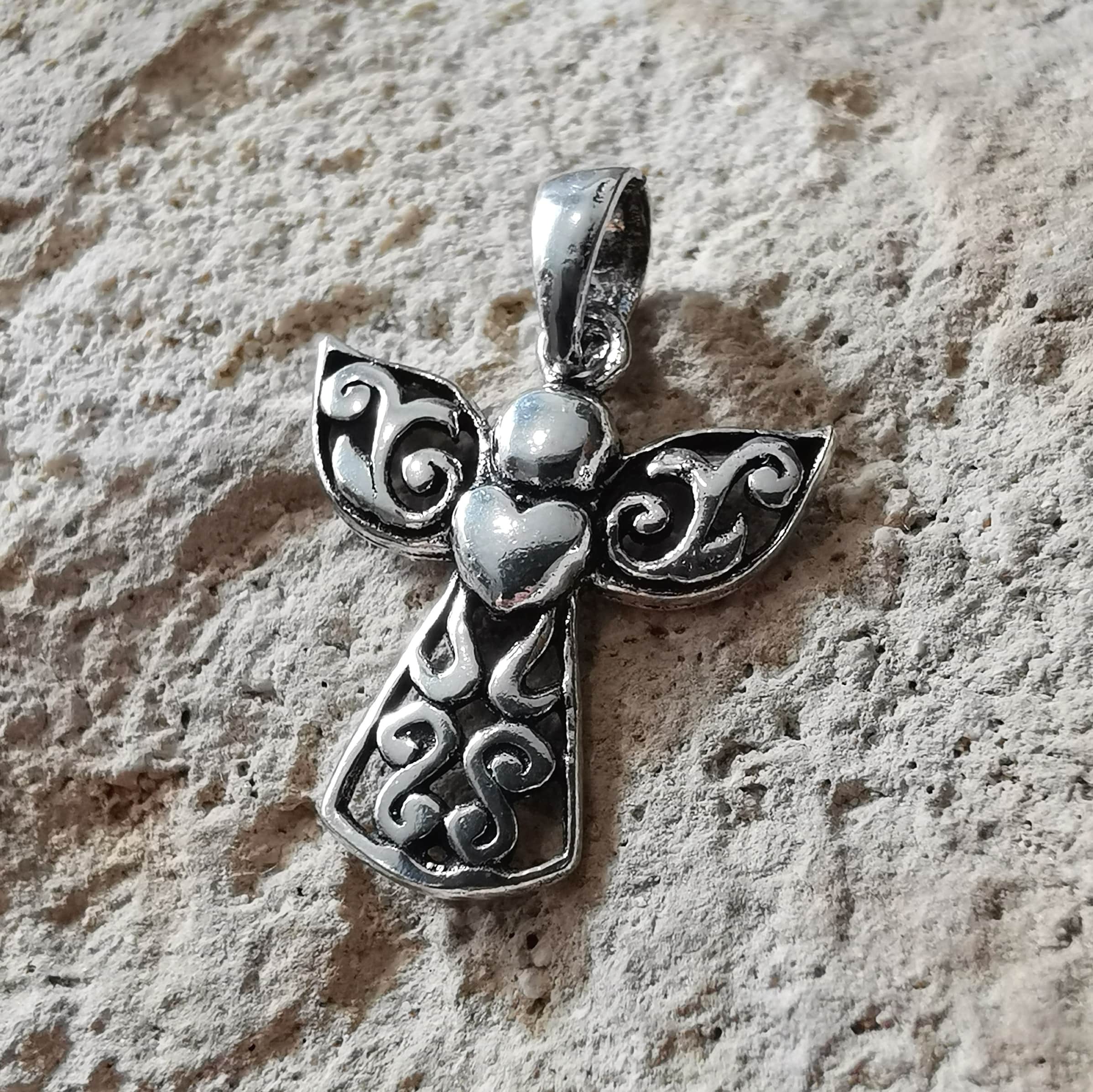 Schutzengel Anhänger mit Herz – geweiht für Liebe & Geborgenheit