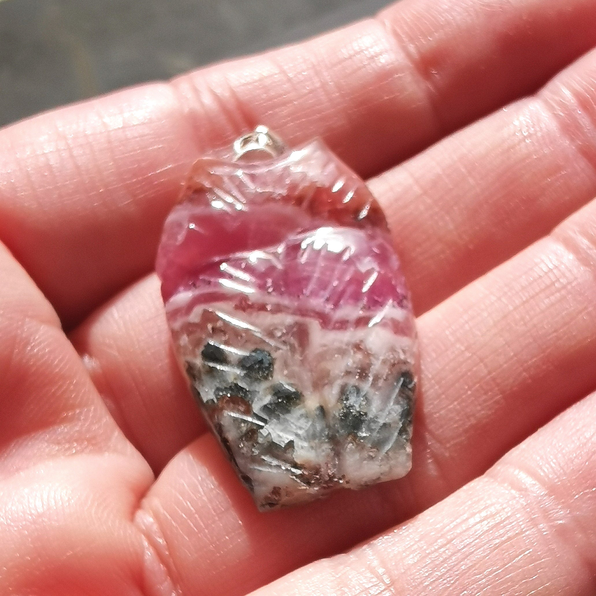 Kobaltcalcit Eulen Edelstein Anhänger – geweiht für Lebensfreude & Herzheilung