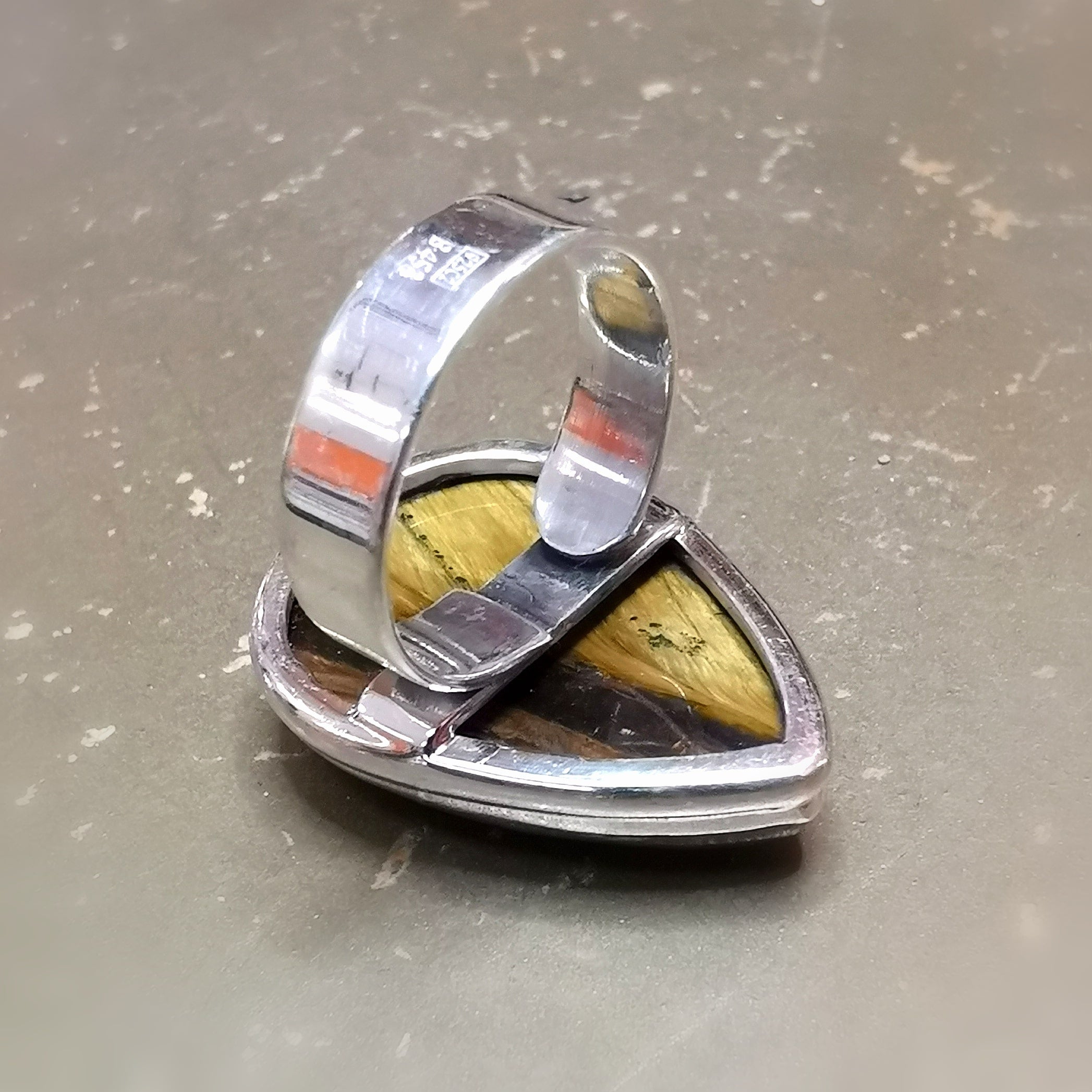 Tigerauge Edelstein Tropfen Ring – geweiht für Mut, Klarheit & innere Stärke