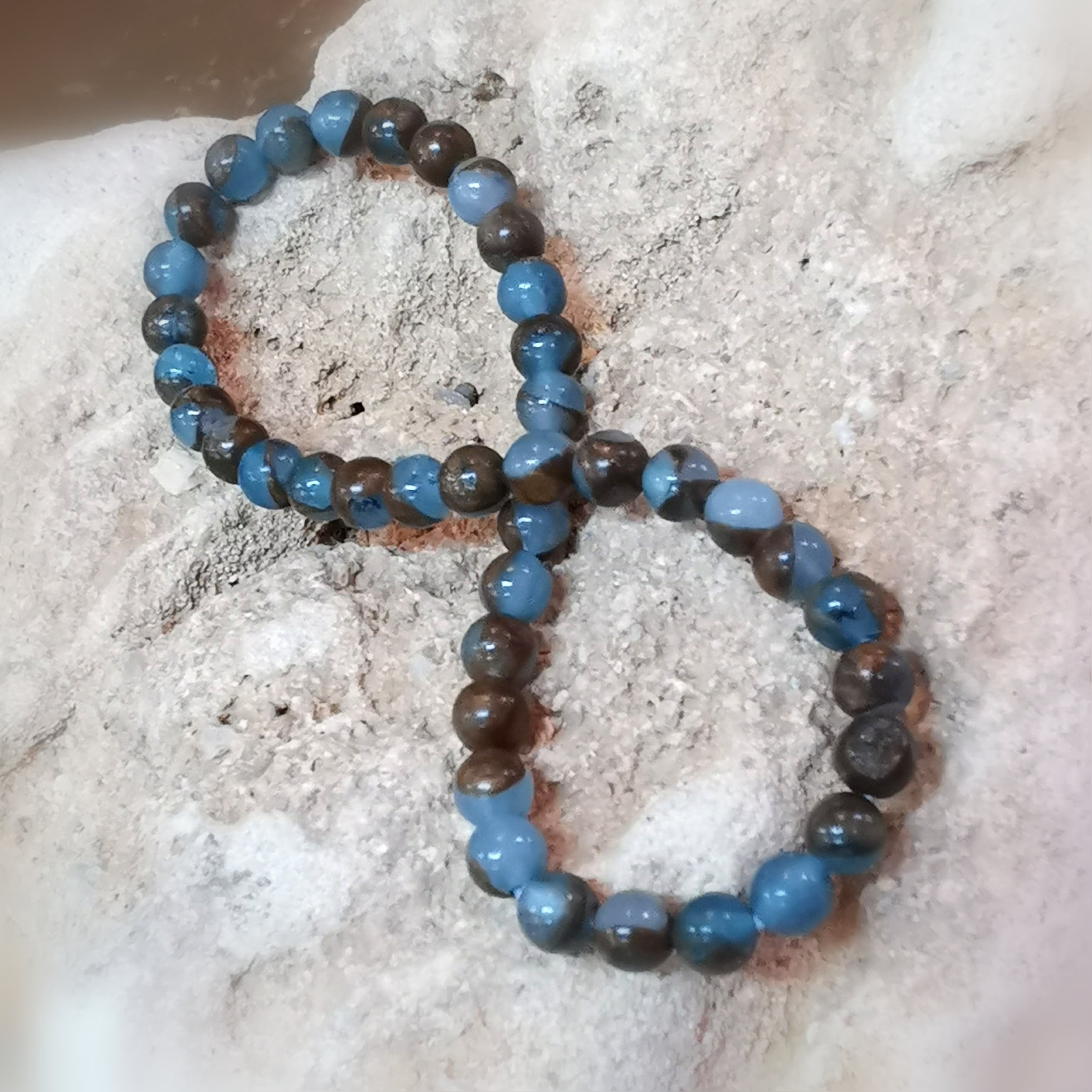 Blauer Jaspis Edelstein Armband – geweiht für Klarheit, Schutz & innere Ordnung