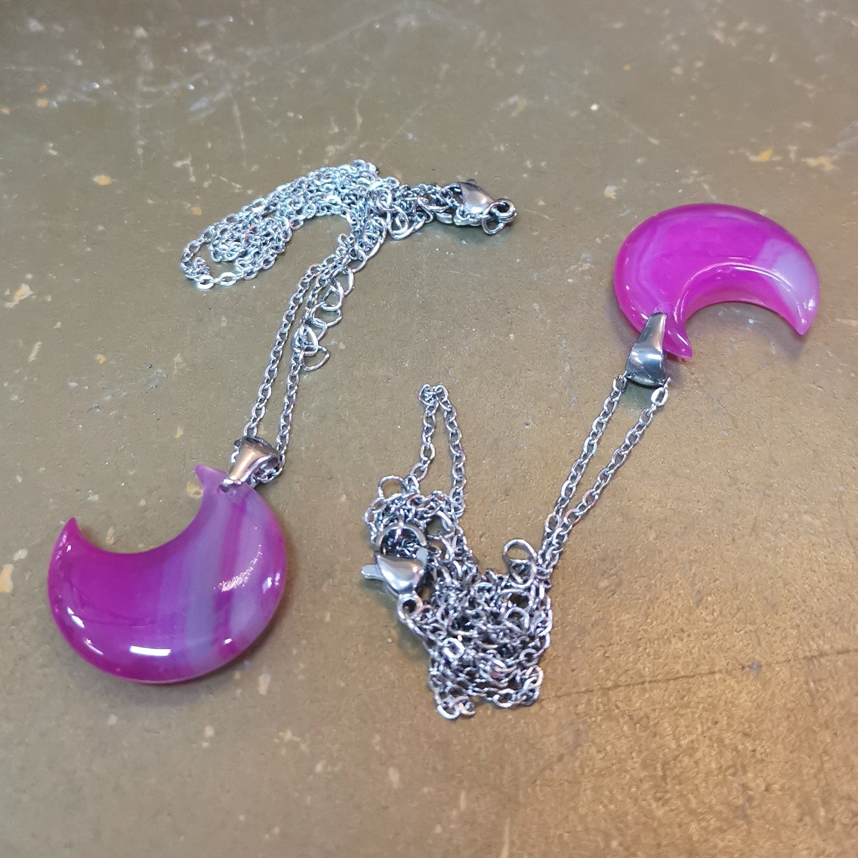 Pink Achat Mond Edelstein Kette – geweiht für Intuition, Liebe & sanfte Kraft