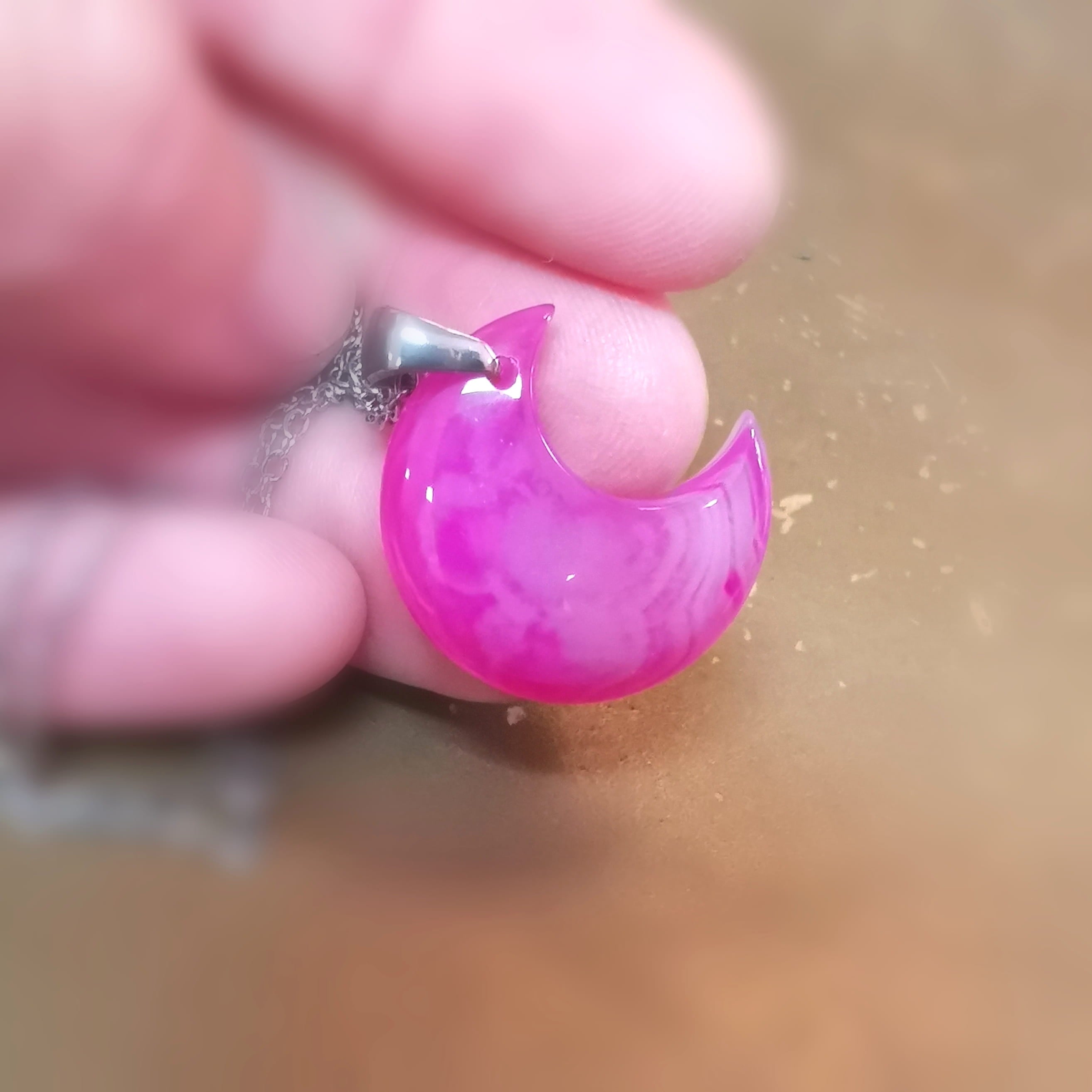 Pink Achat Mond Edelstein Karma Kette – geweiht für Intuition, Liebe & sanfte Kraft