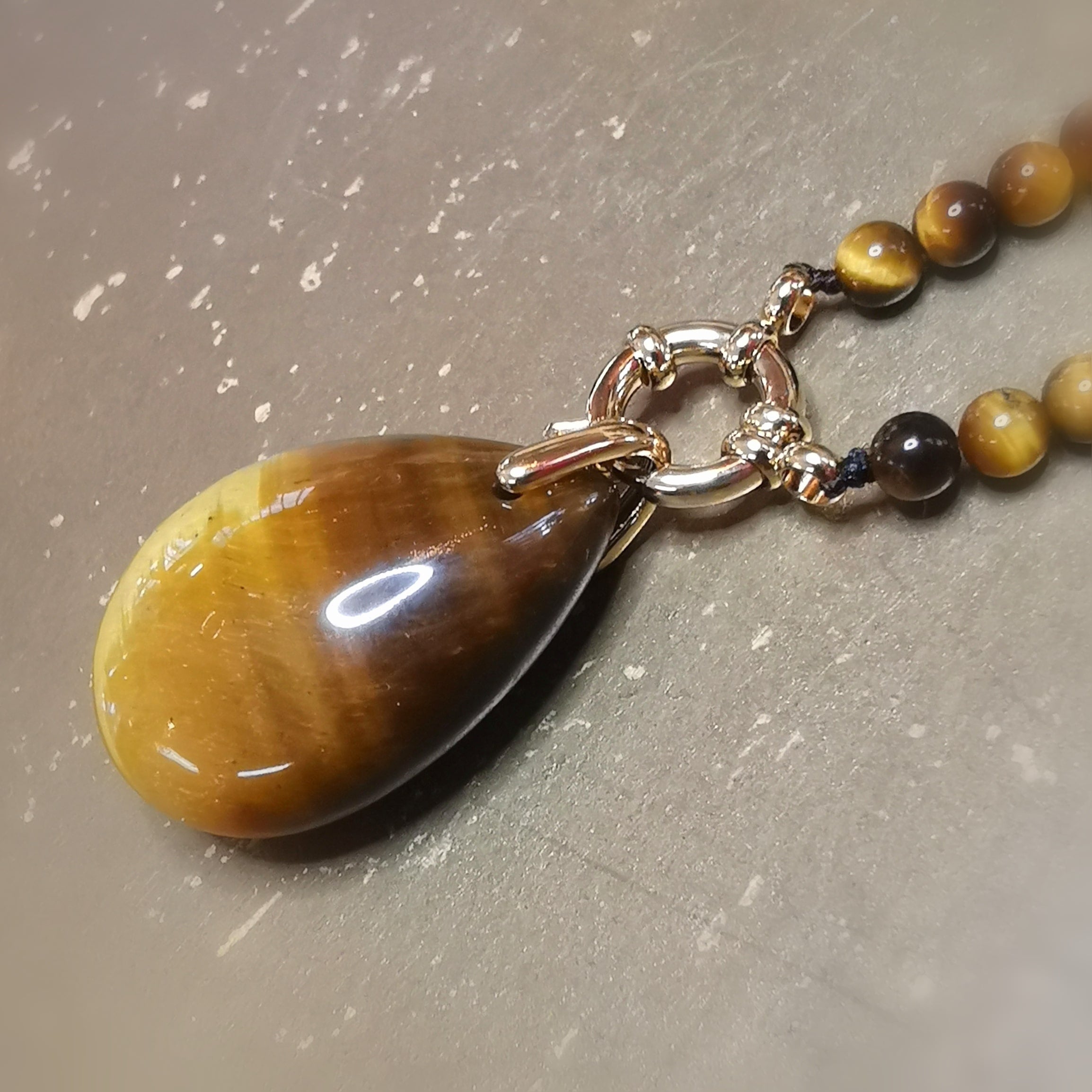 Tigerauge Collier Karma Gold Edelstein Kette – für Mut, Klarheit & innere Stärke