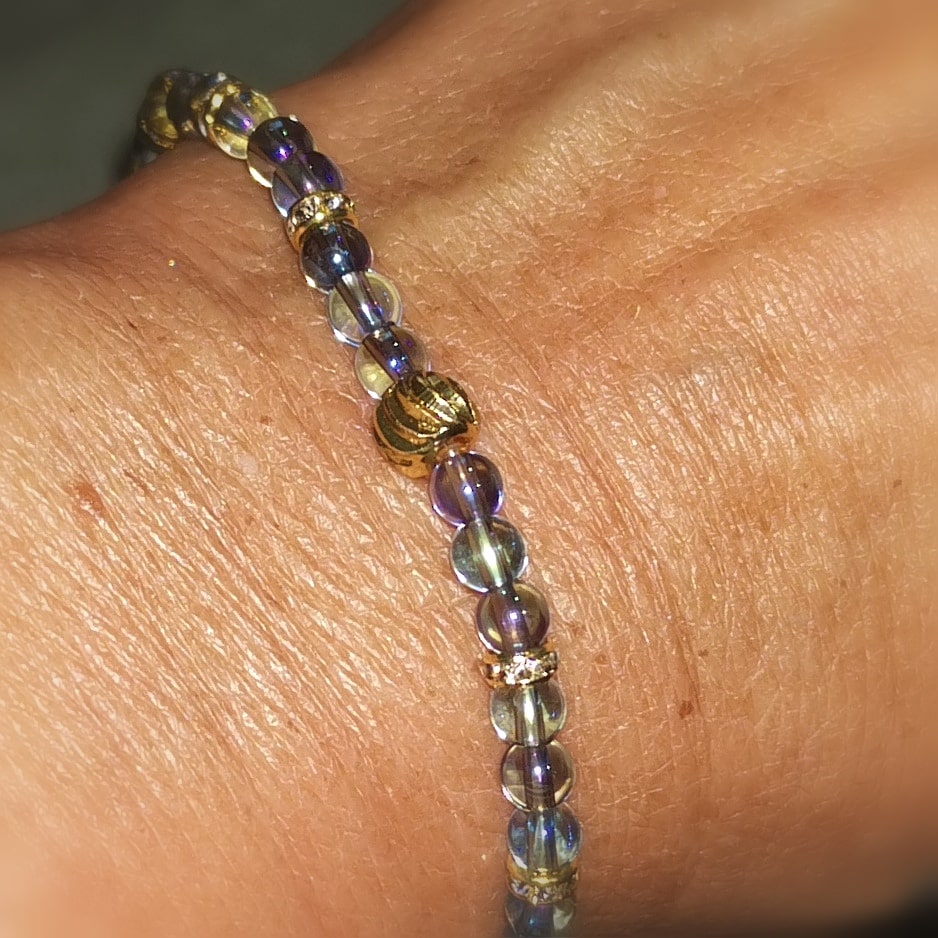 Aqua Aura Karma Edelstein Armband – Zauber des Lebens · Gold Edelstahl · Aura-Stärkung