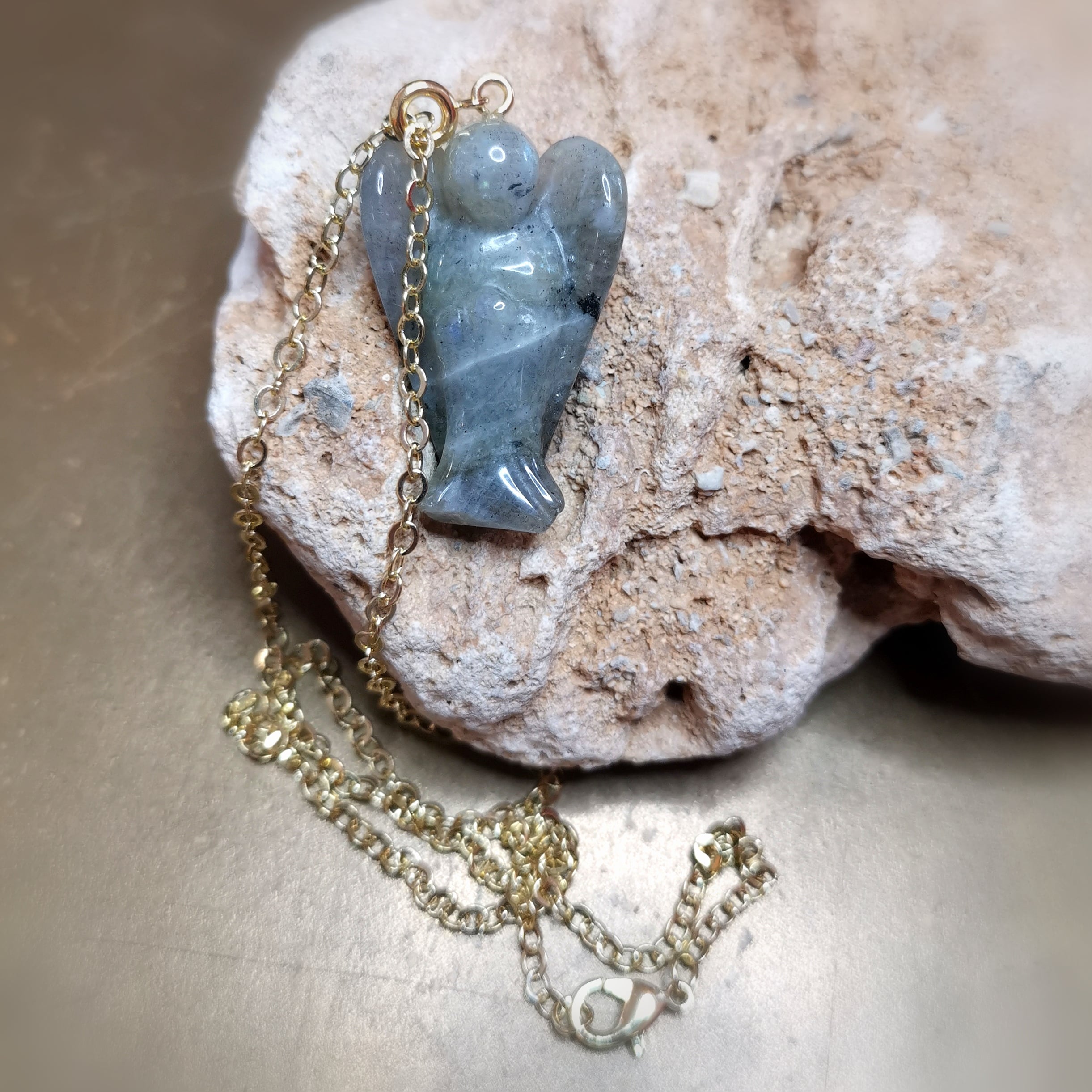 Labradorit Engel Karma Edelstein Kette – Gold Edelstahl · geweiht für Schutz & innere Harmonie