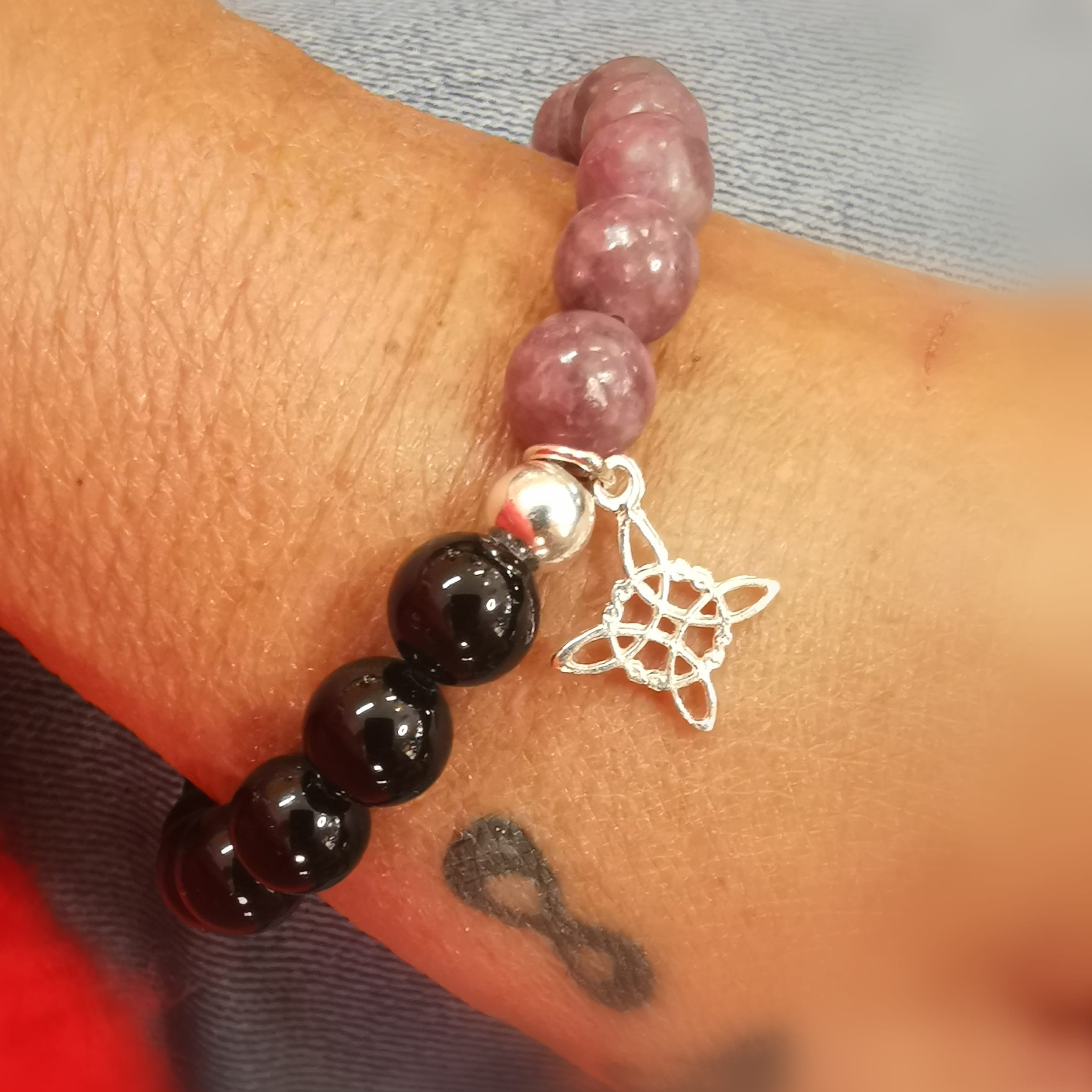 Roter Turmalin & schwarzer Onyx Karma Edelstein Armband – für Schutz & innere Klarheit