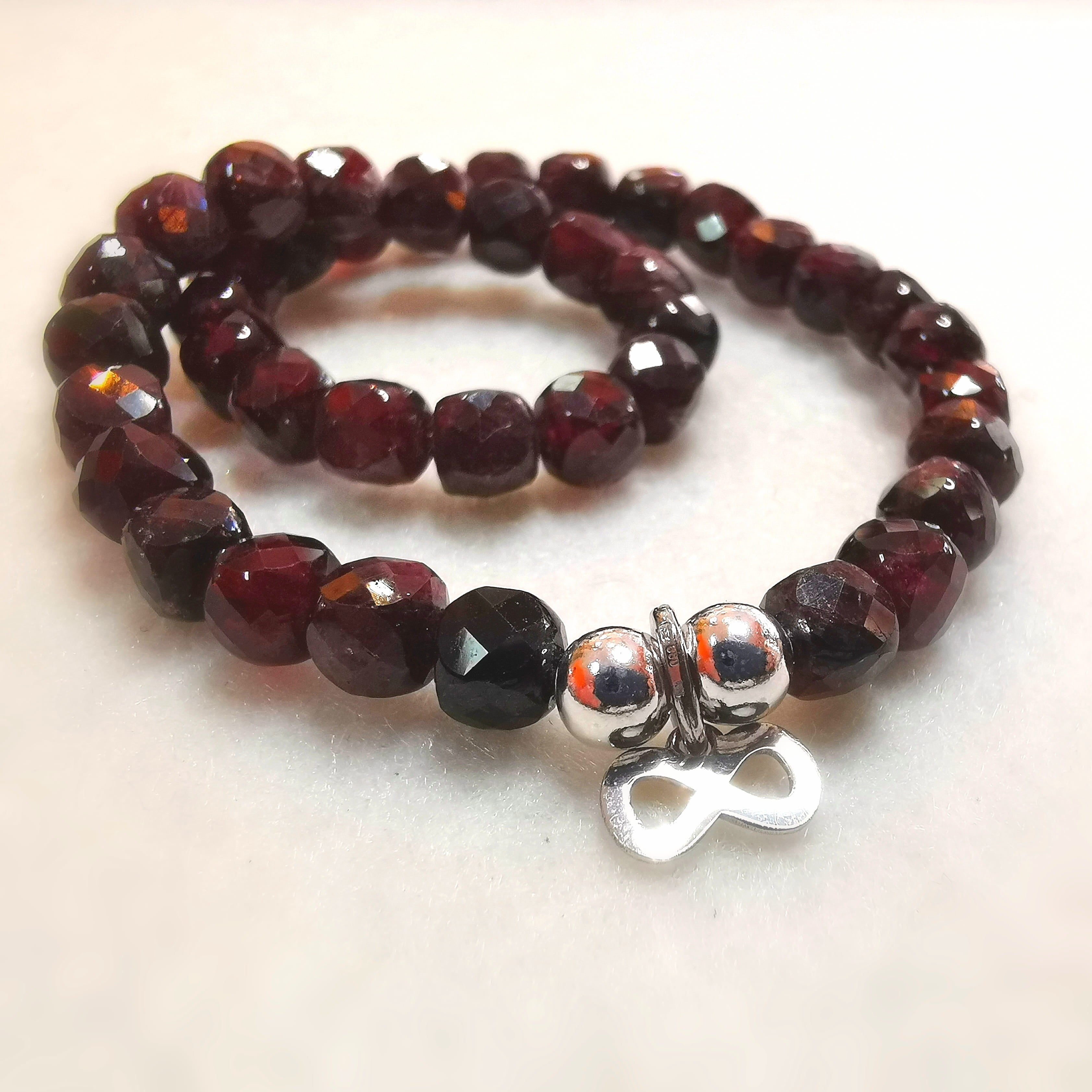 Granat Infinity Karma Edelstein Yoga Armband – geweiht für Kraft & Liebe