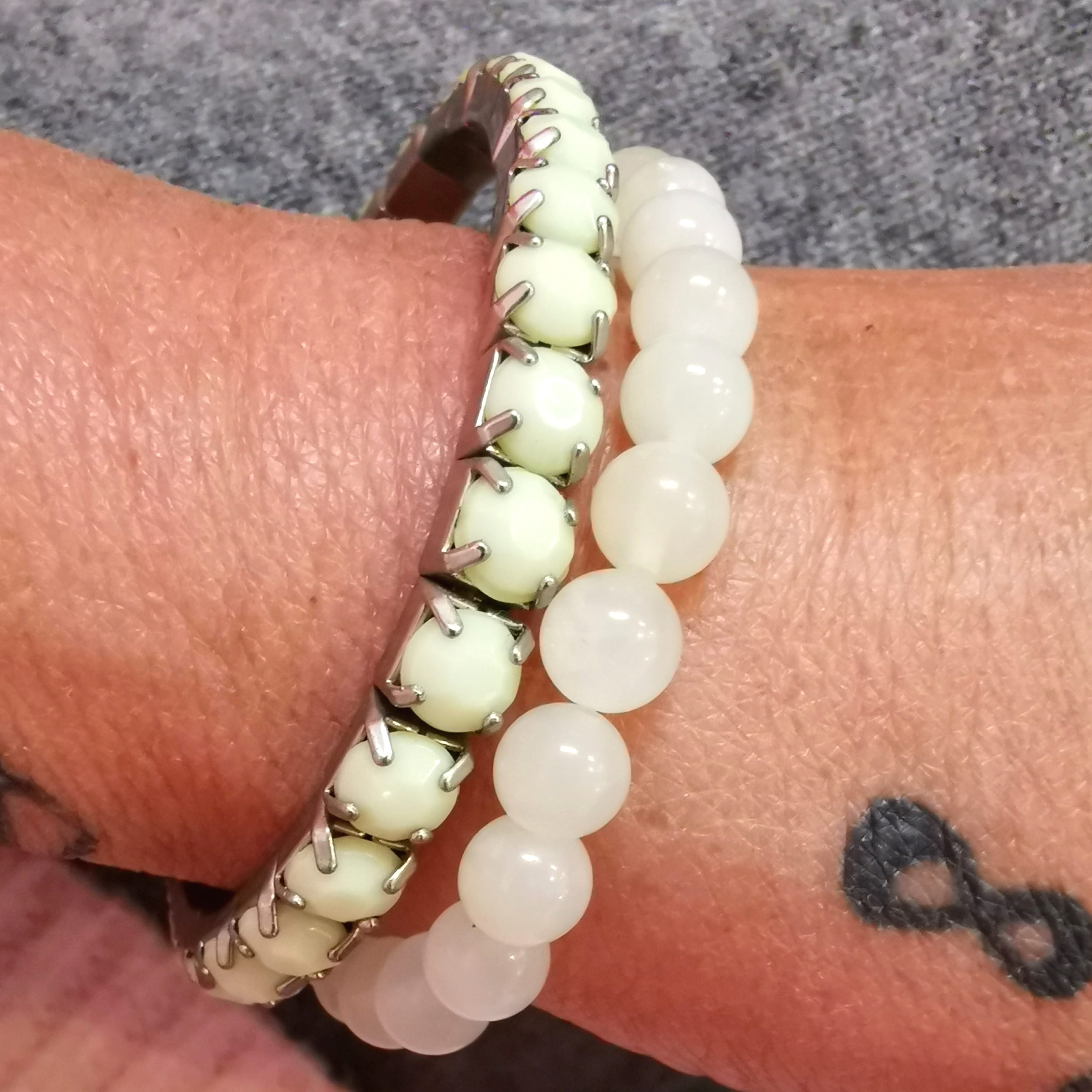 Jade Edelstein & Bijou Armband – 2er Set Frühling, geweiht für Harmonie & Neubeginn