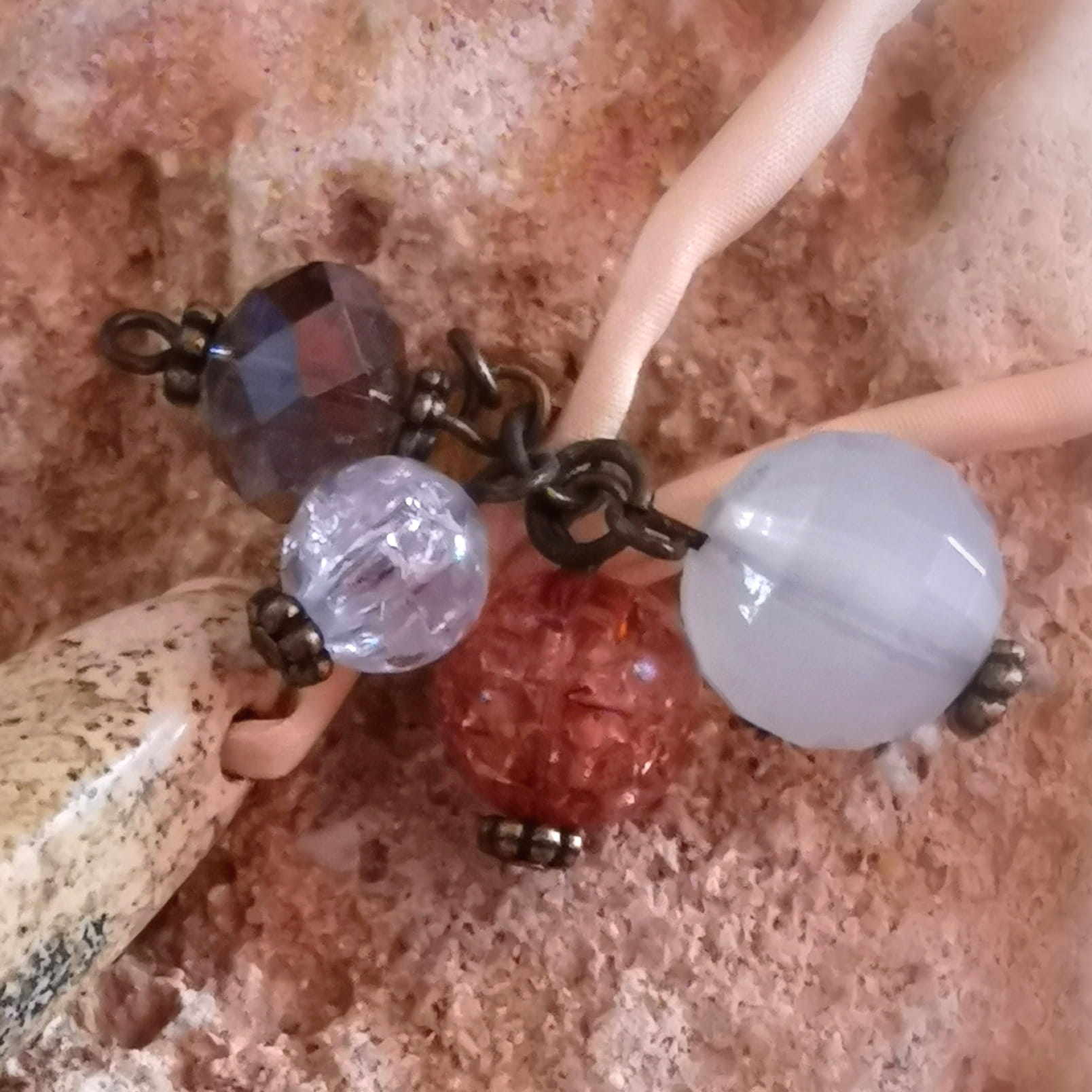 Bilder Jaspis Karma Edelstein Seiden Karma Kette – geweiht für Erdung & Weitblick