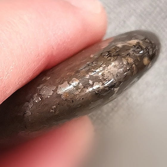 Pyrit AA Heilstein Handschmeichler – geweiht für Mut, Selbsterkenntnis & kraftvolle Transformation