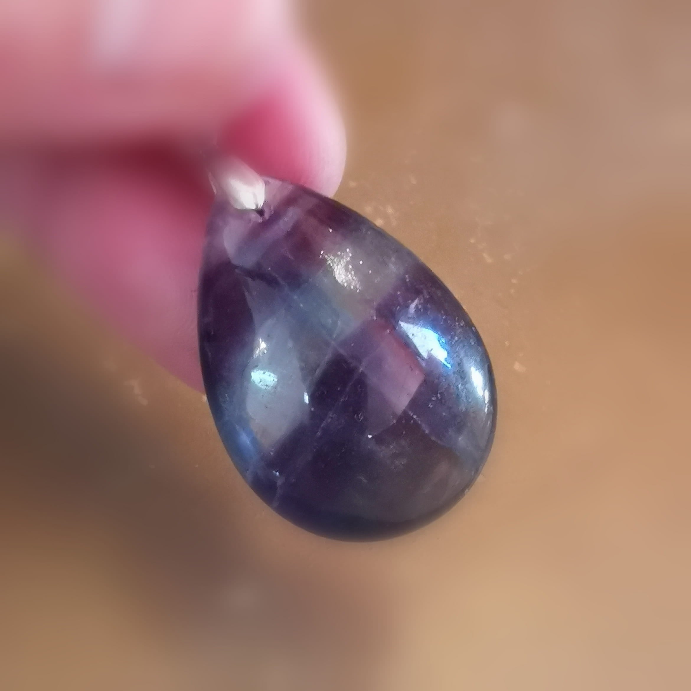 Regenbogen Fluorit Edelstein Karma Kette – geweiht für Leichtigkeit & innere Balance