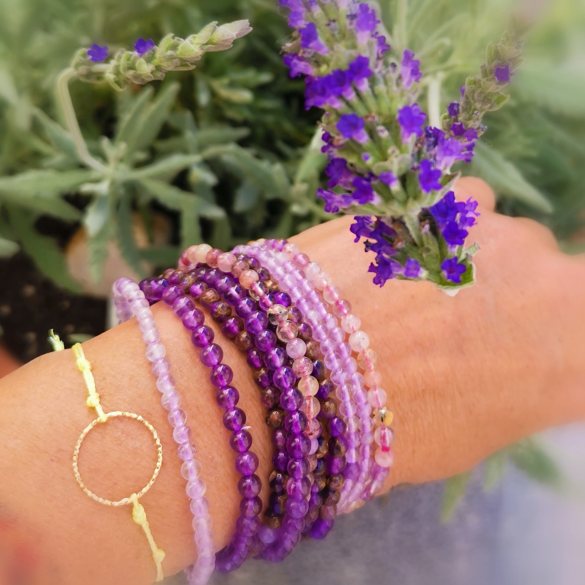 Lavendel Amethyst Karma Yoga Edelstein Armband – geweiht für Harmonie, Ruhe & Intuition
