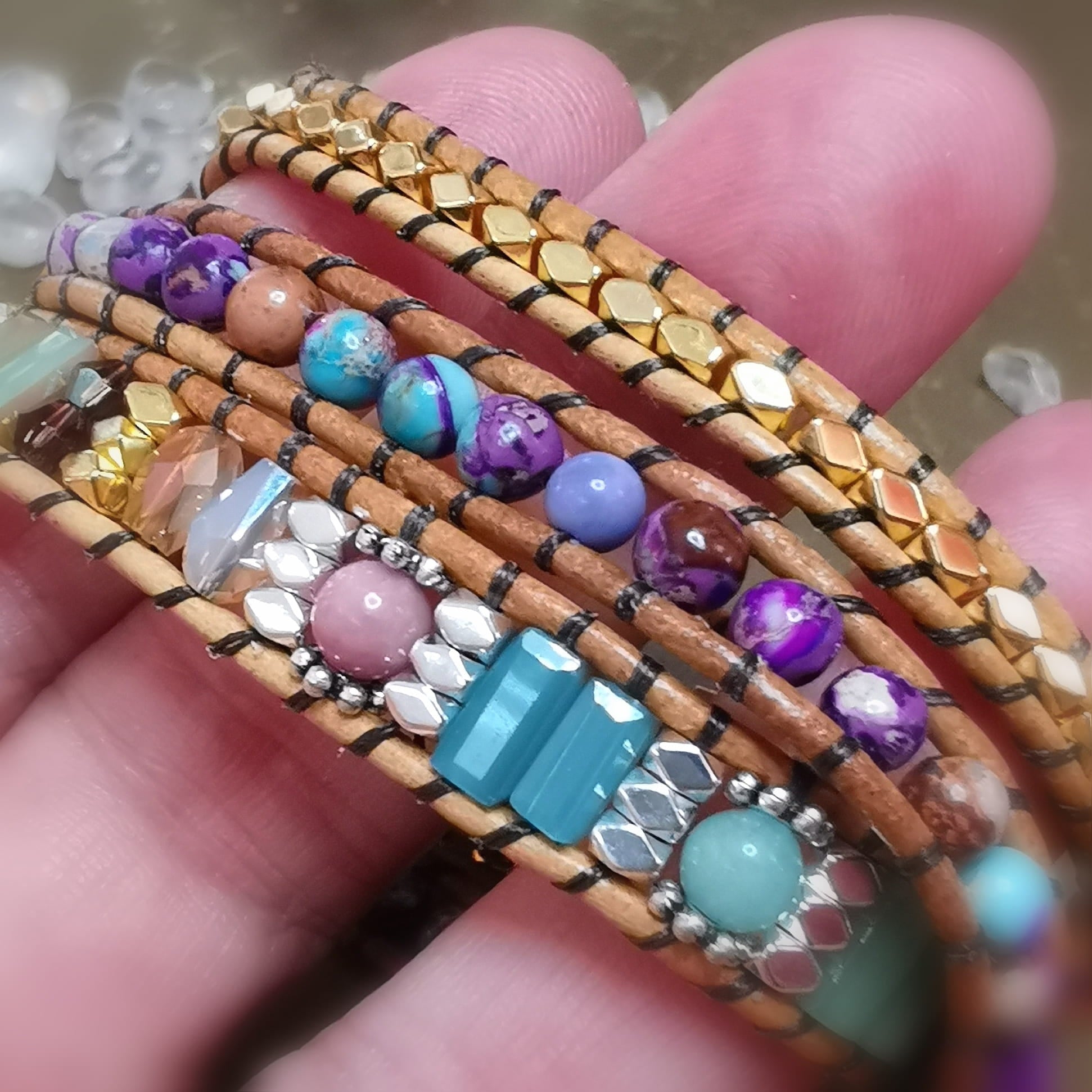Rhodochrosit Wickelarmband Leder – Boho Hippie Design voller Lebensfreude & Herzenskraft