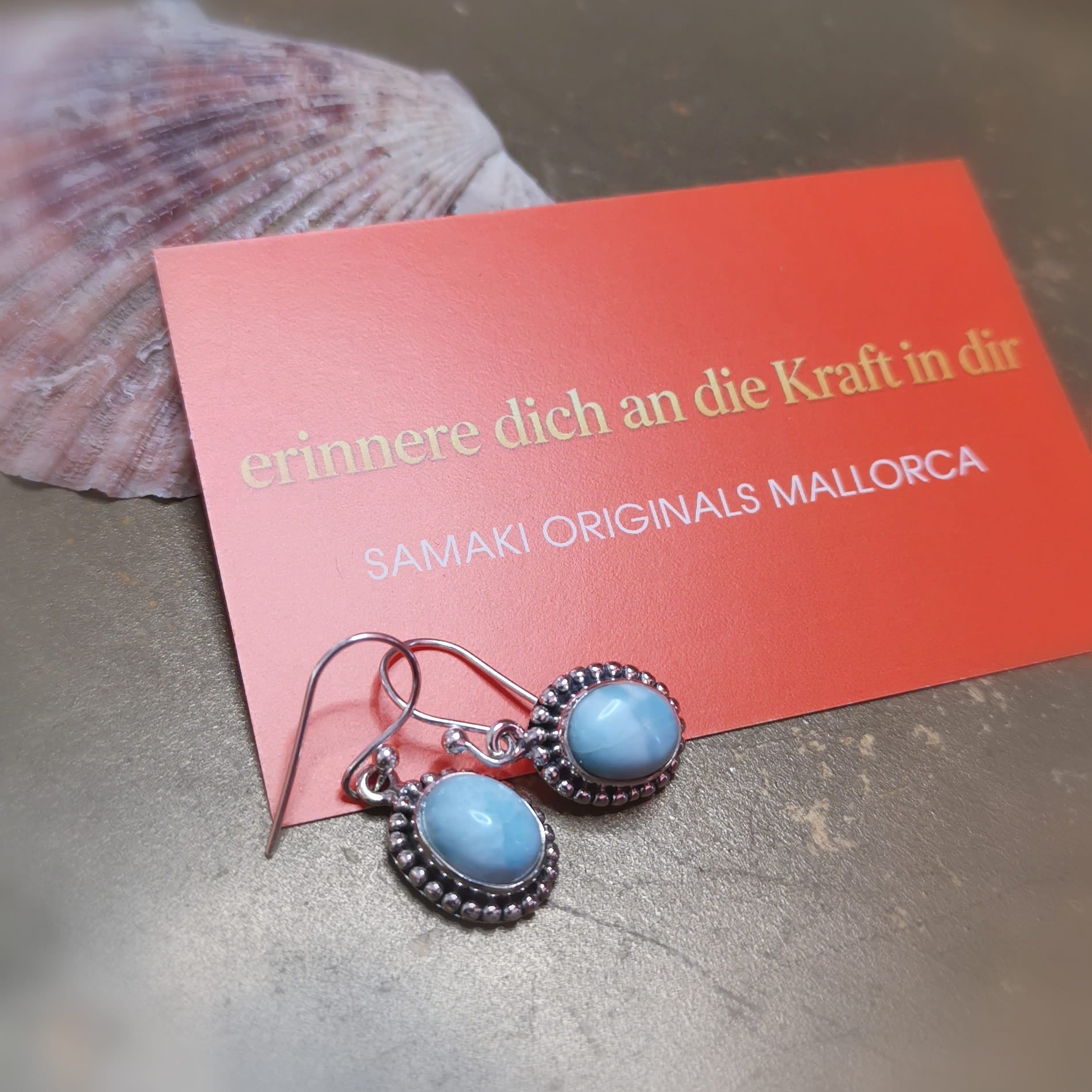 Larimar Edelstein Ohrringe oval – geweiht für Frieden, Freiheit & Meeresenergie