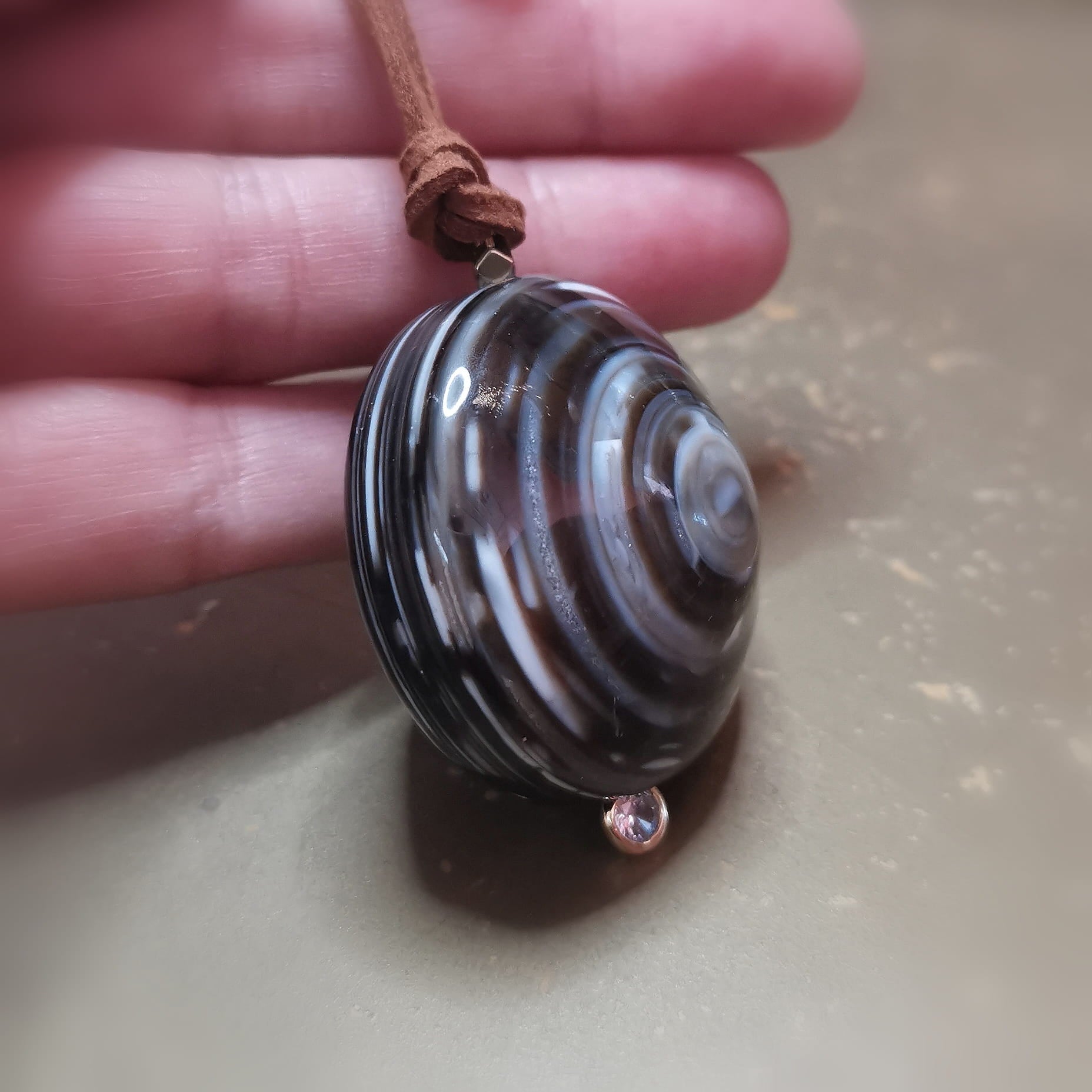 Shiva Auge Schichtachat Edelstein Kette – geweiht für Schutz, Bewusstsein & klare Sicht