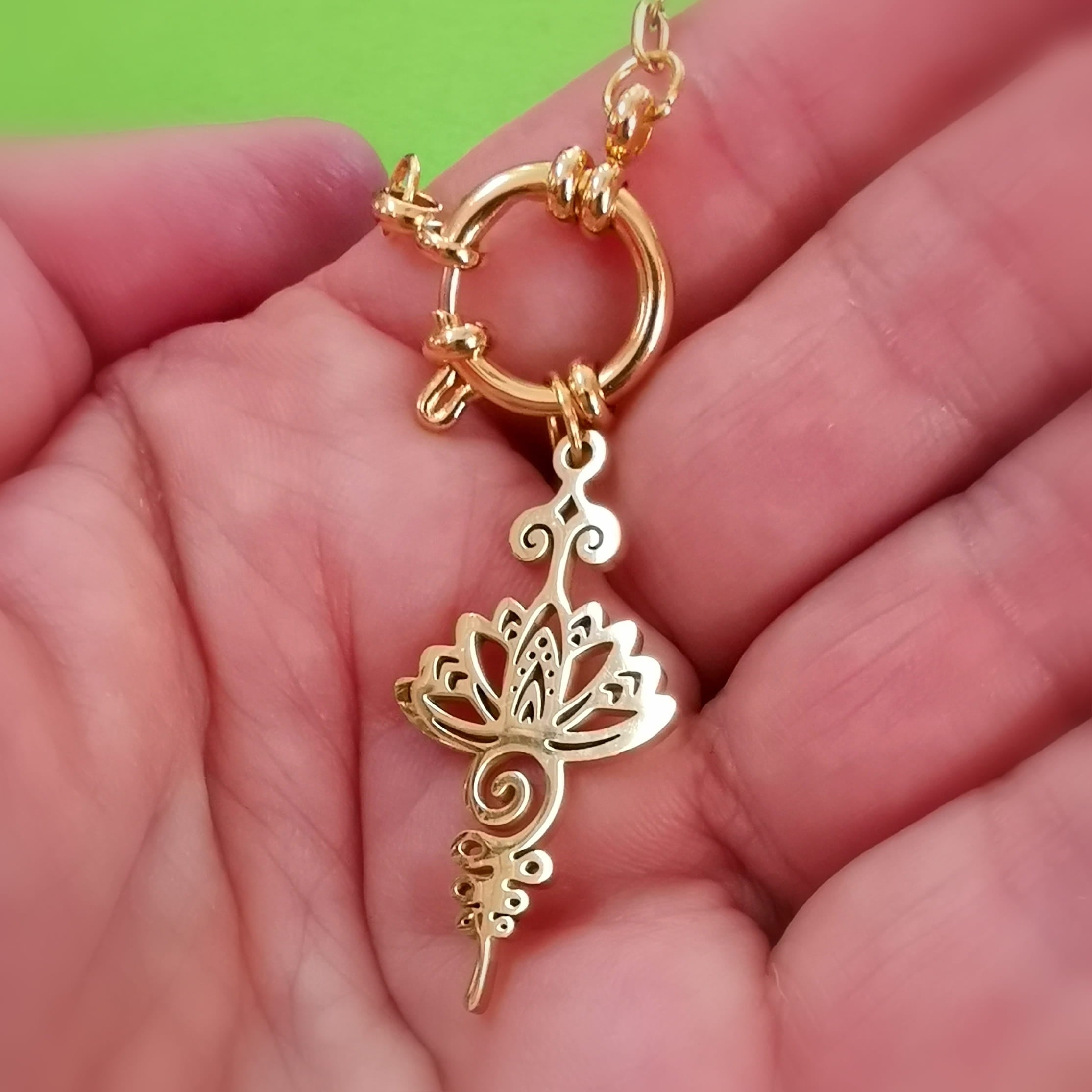 Lotus Symbol Yoga Gold Edelstahl Karma Kette – geweiht für Erwachen, Achtsamkeit & inneres Wachstum