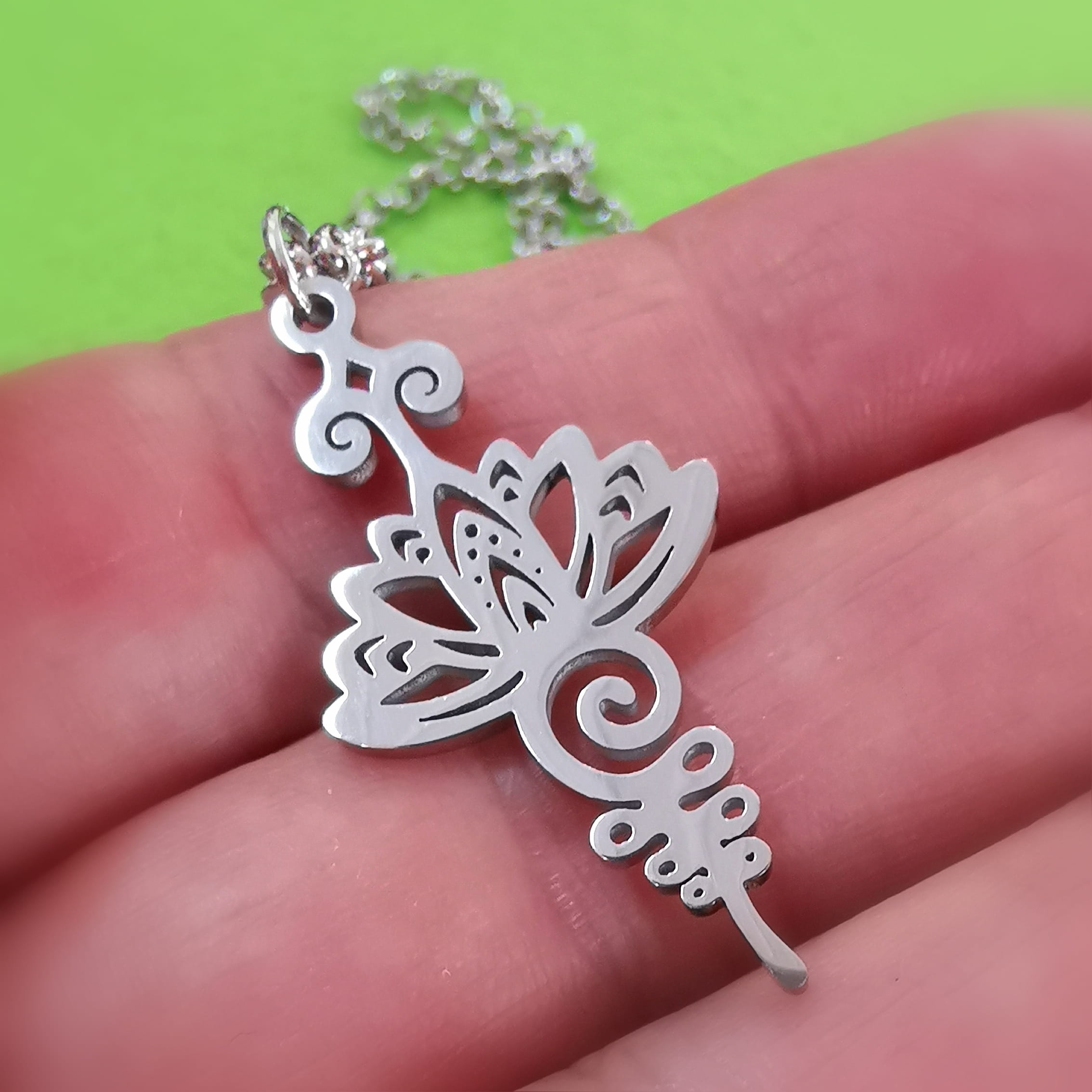 Yoga Lotus Edelstahl Kette Silber – geweiht für Inspiration & inneres Wachstum