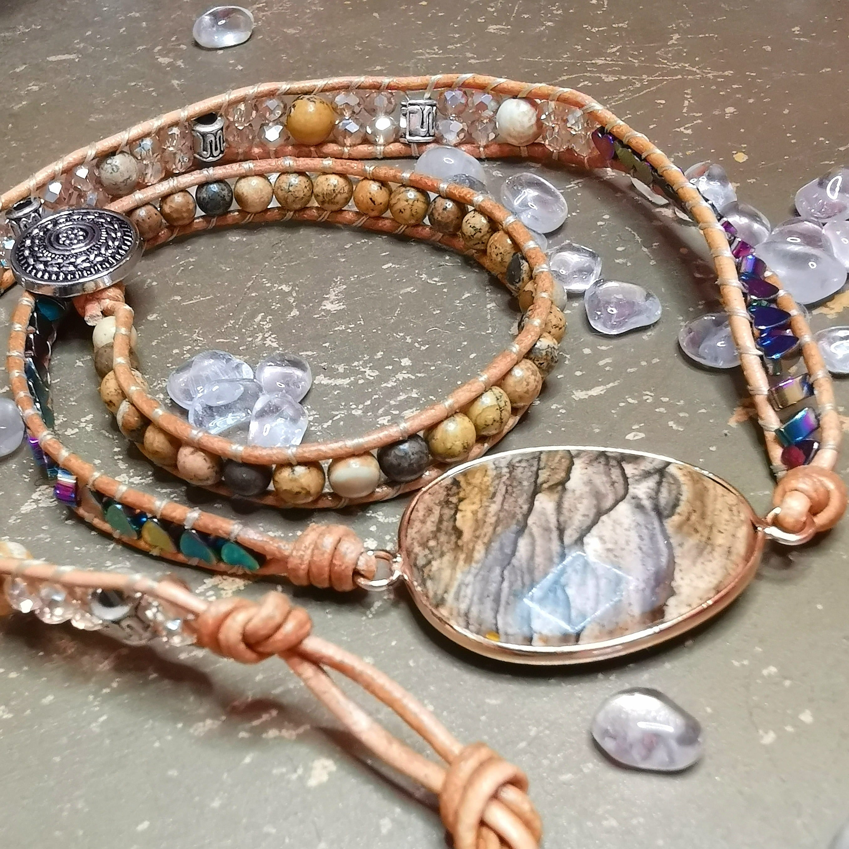 Landschaftsjaspis Hämatit Edelstein Leder Wickelarmband – geweiht für Erdung, Stabilität & innere Stärke
