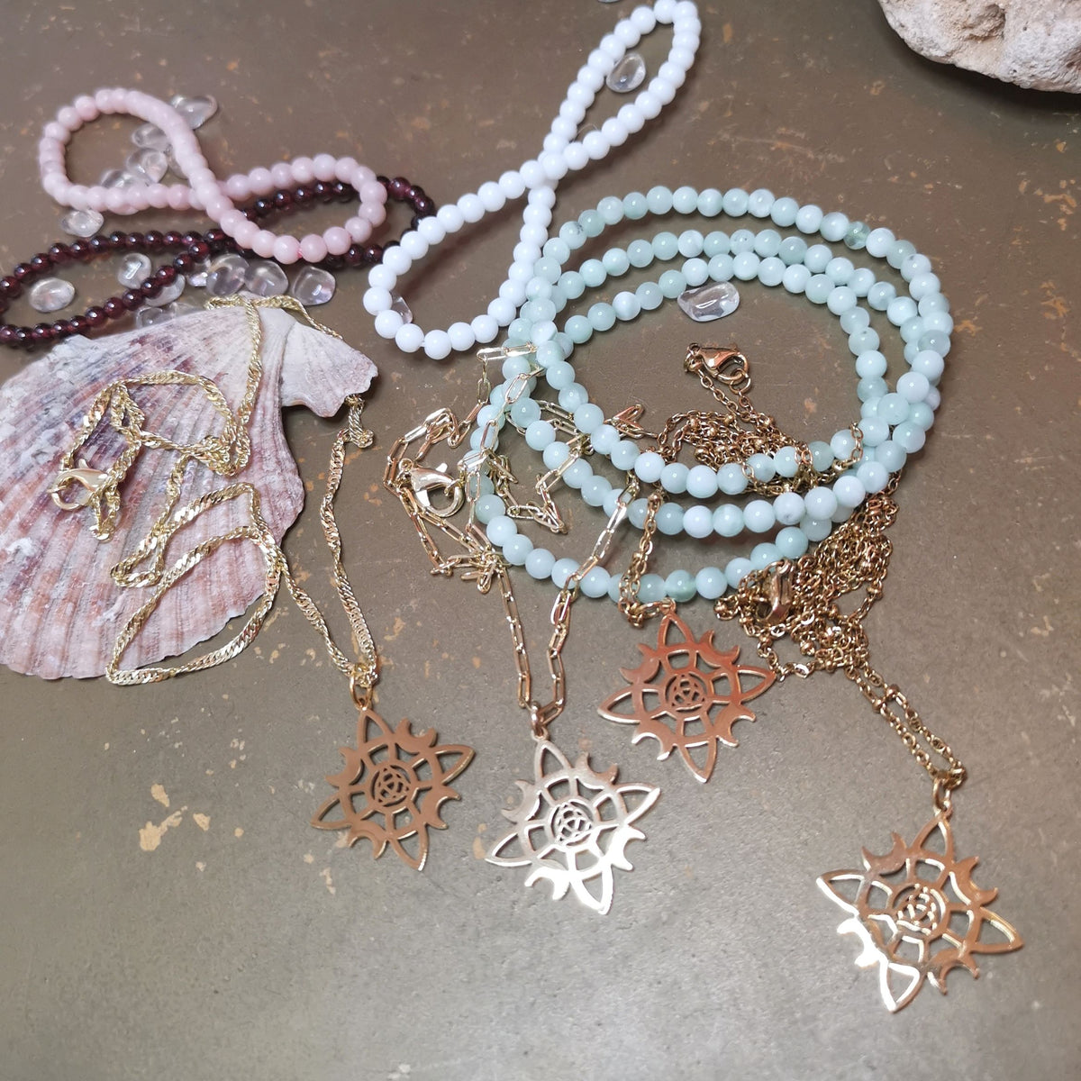 Hexenknoten Karma Kette Gold – Schutz, Intuition & magische Lebensenergie